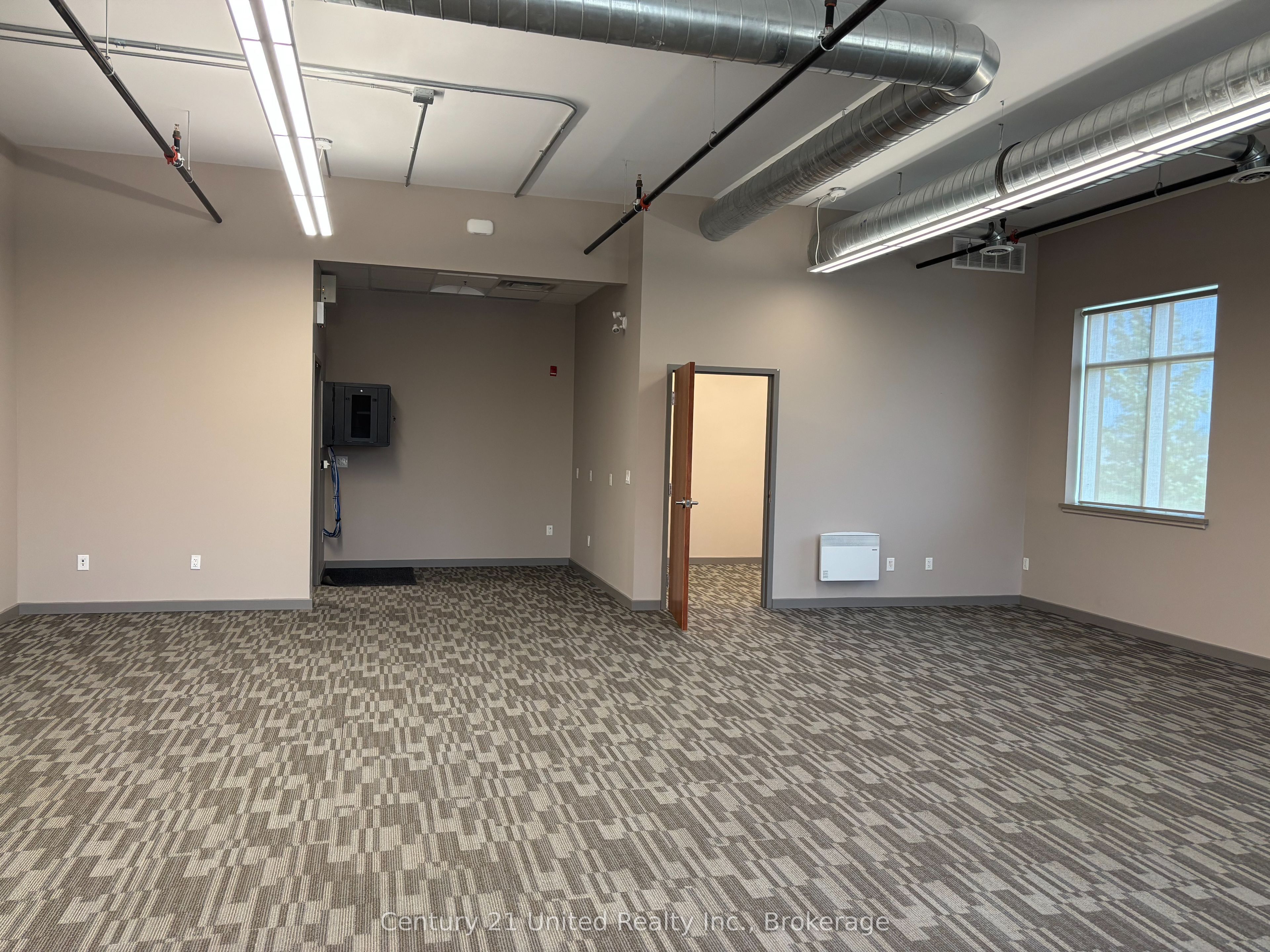 550 - 925 Airport Road Zone C Property Photo 8