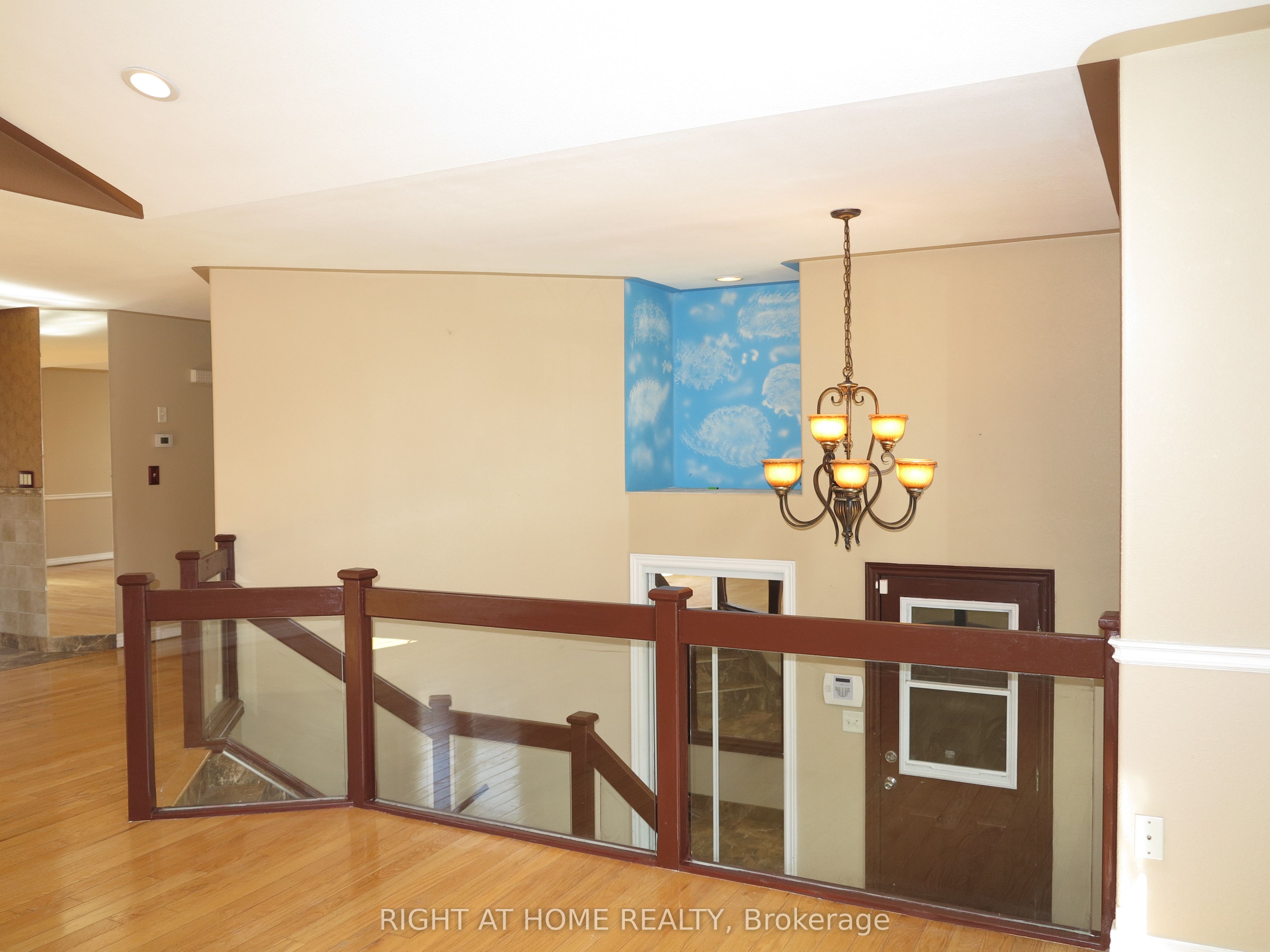 101 Joanne Court Property Photo 5