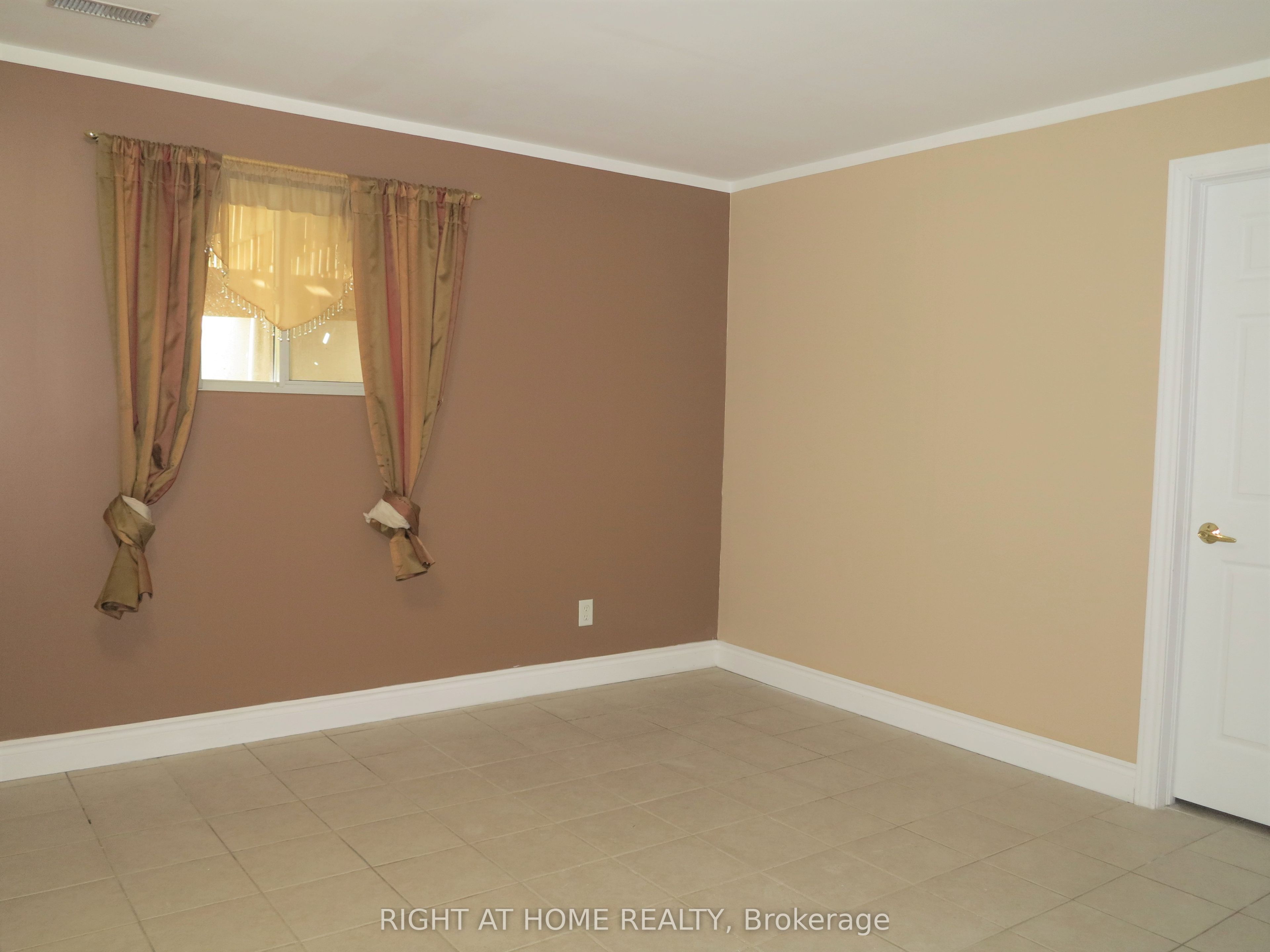 101 Joanne Court Property Photo 25