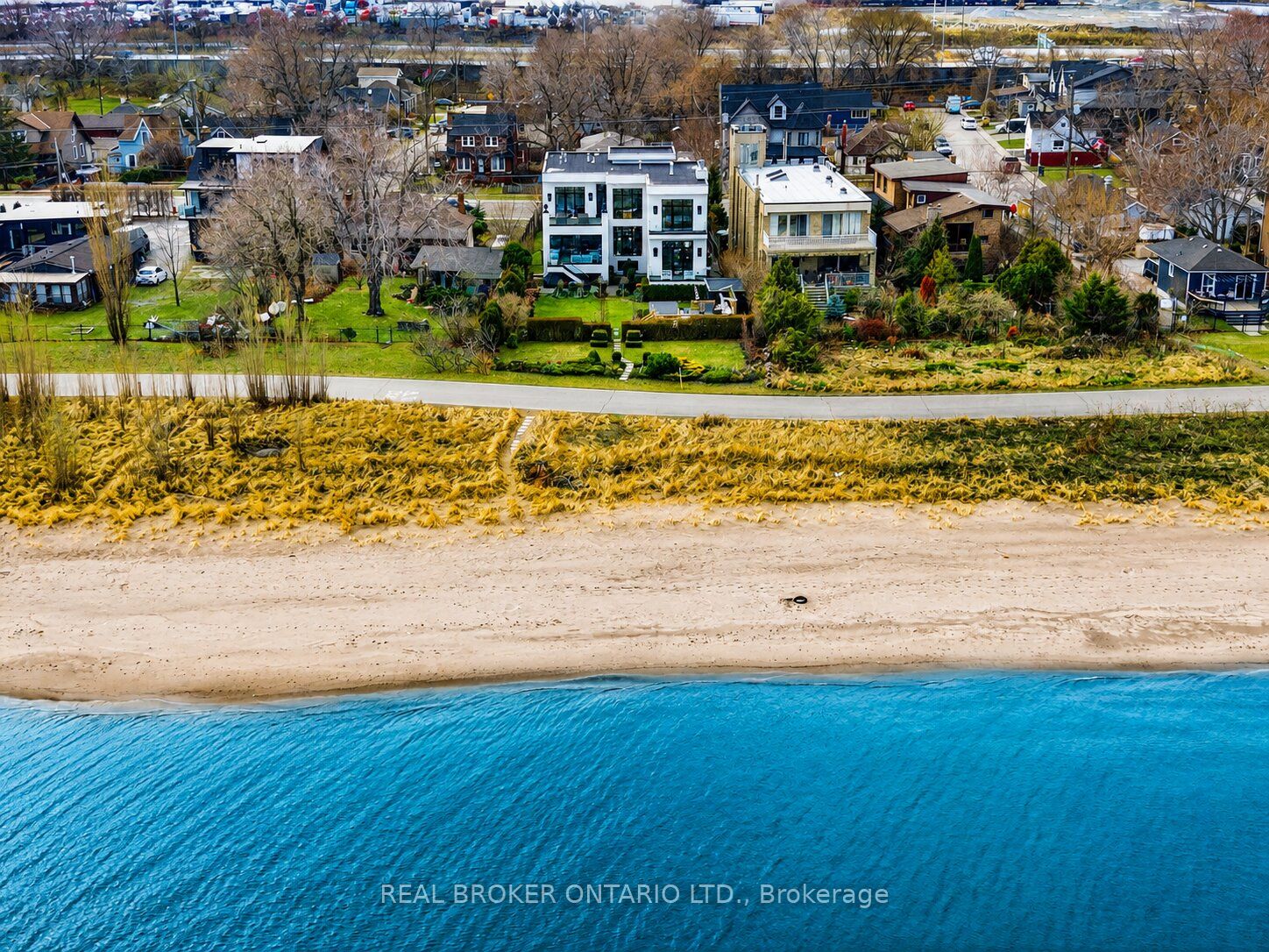 711 Beach Boulevard Property Photo 2