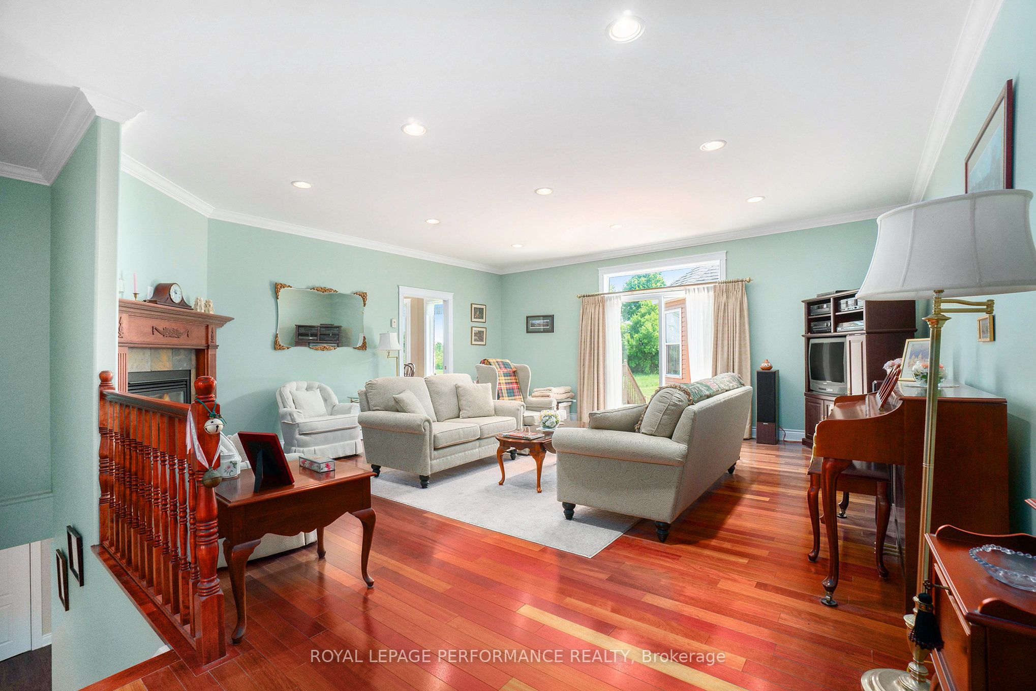 3285 Broadway Avenue Property Photo 8