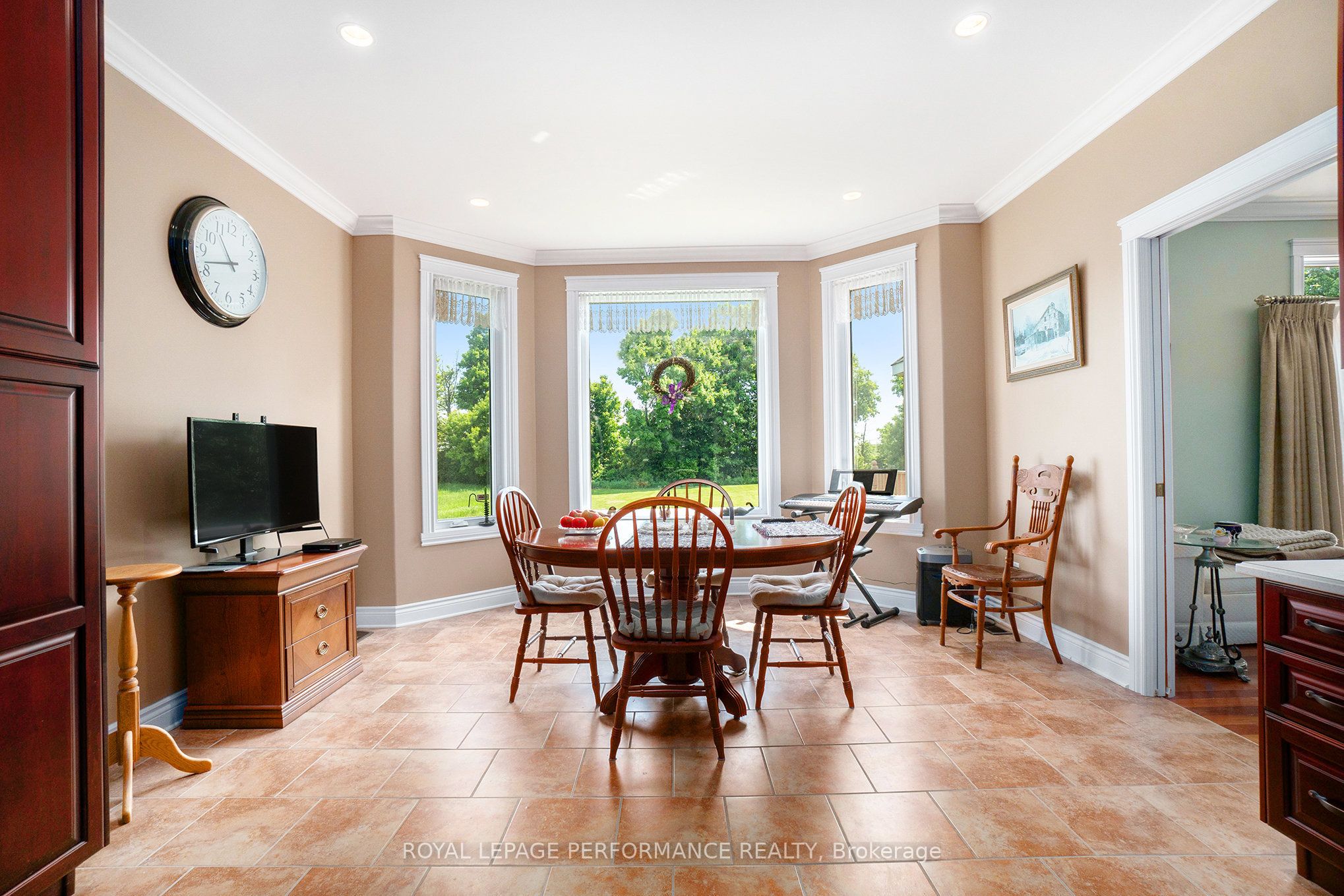 3285 Broadway Avenue Property Photo 17