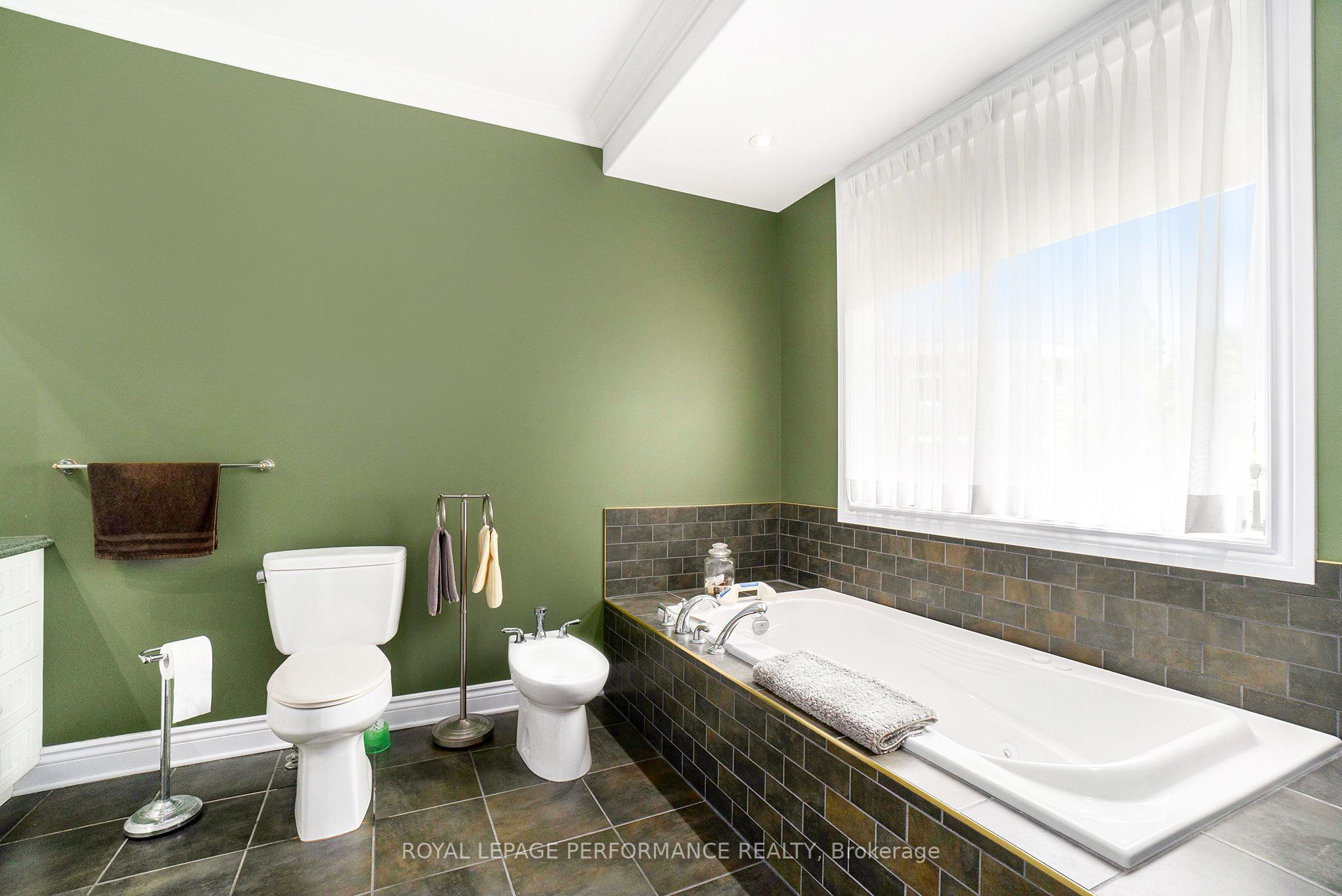 3285 Broadway Avenue Property Photo 28