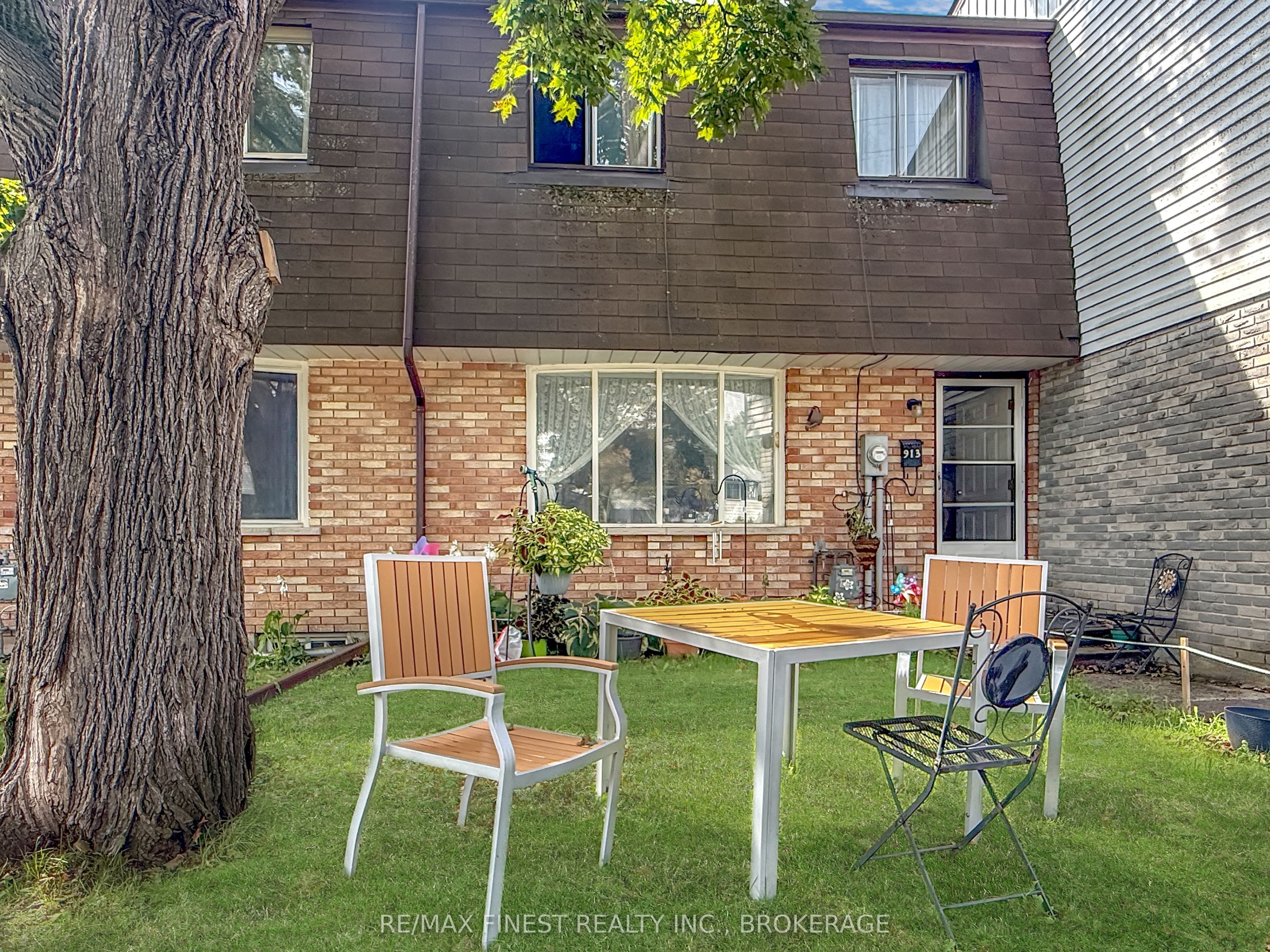 913 Oakview Avenue Property Photo 2