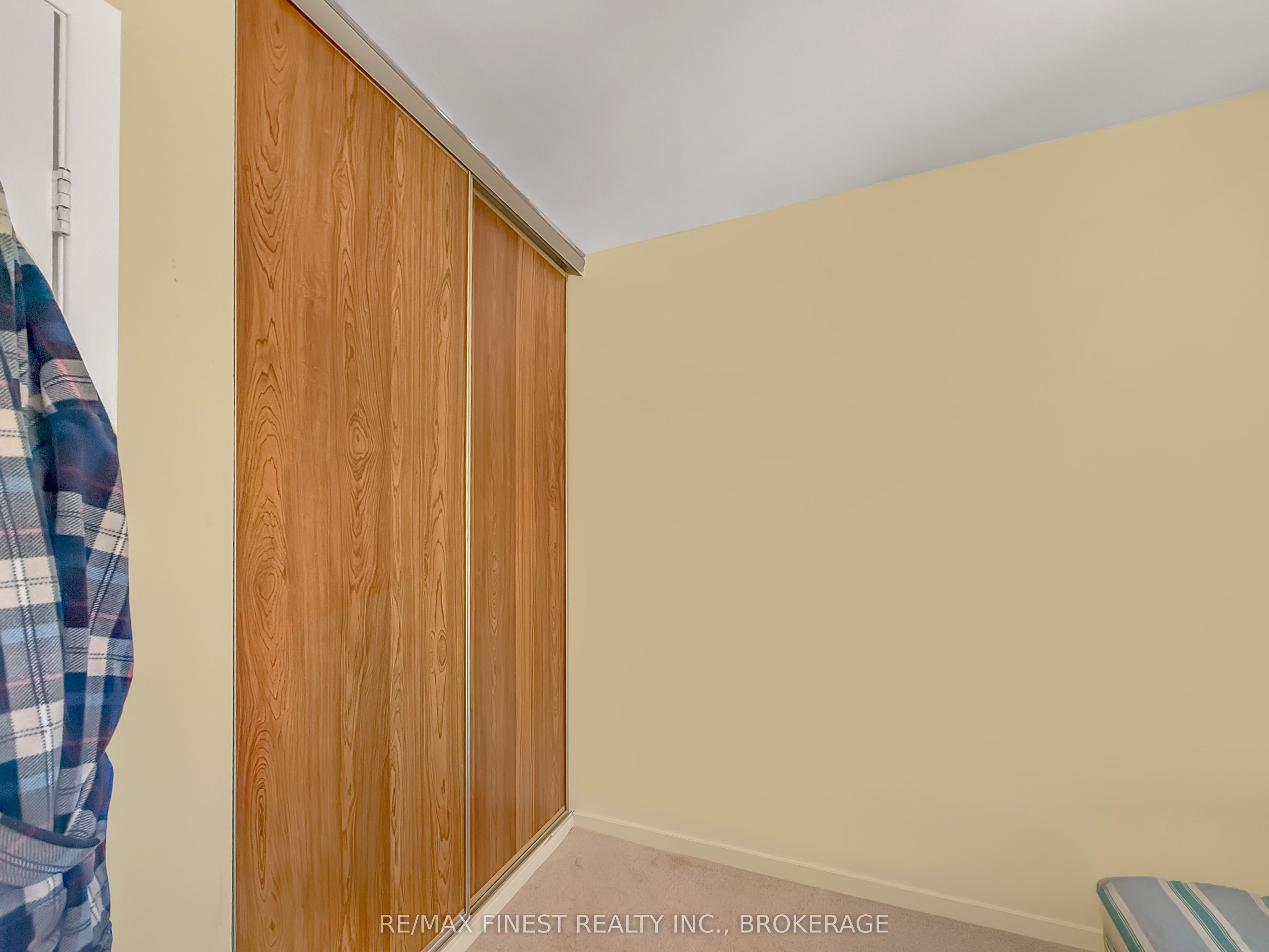 913 Oakview Avenue Property Photo 14