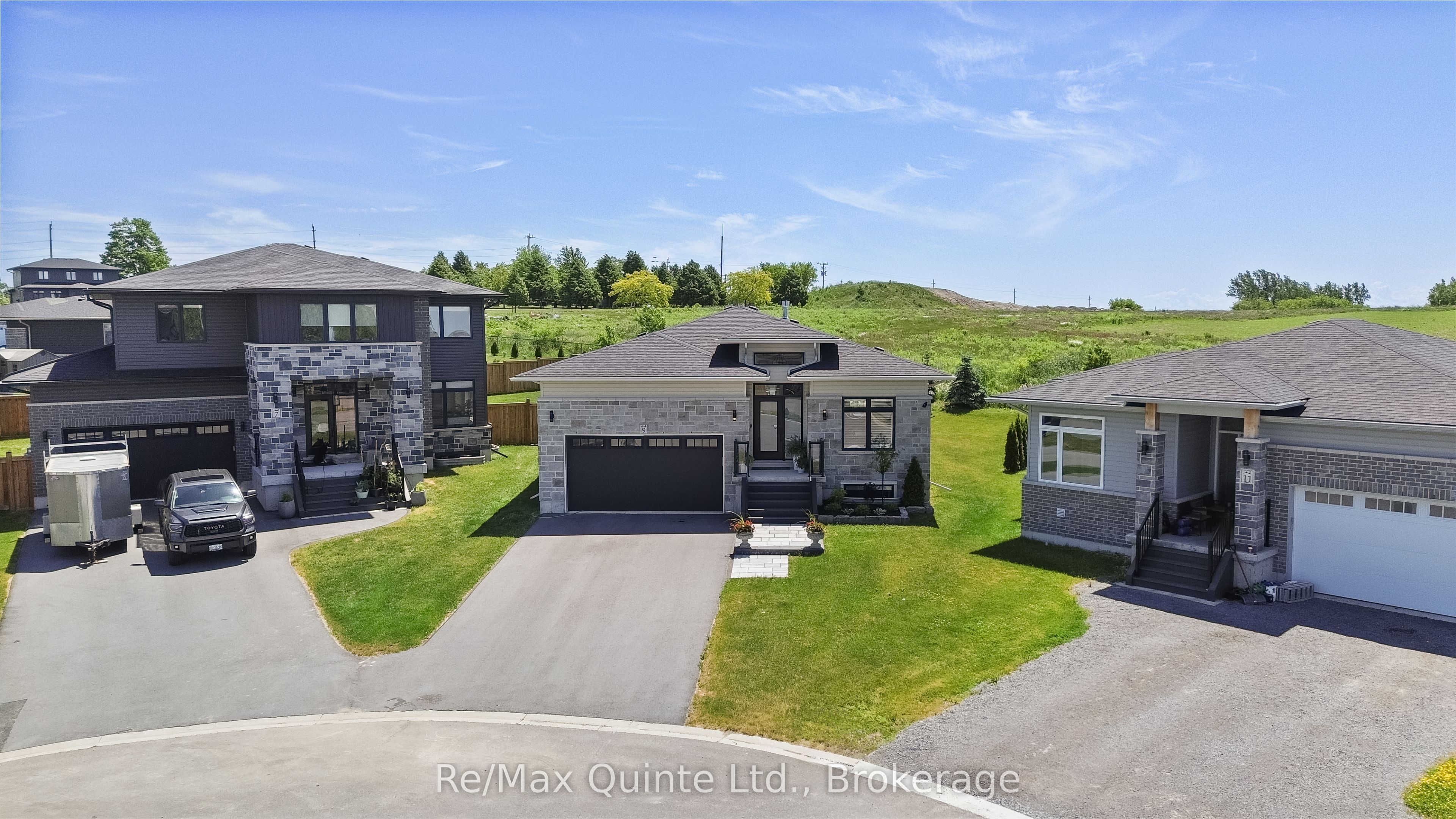 9 Stonecap Court Property Photo 3