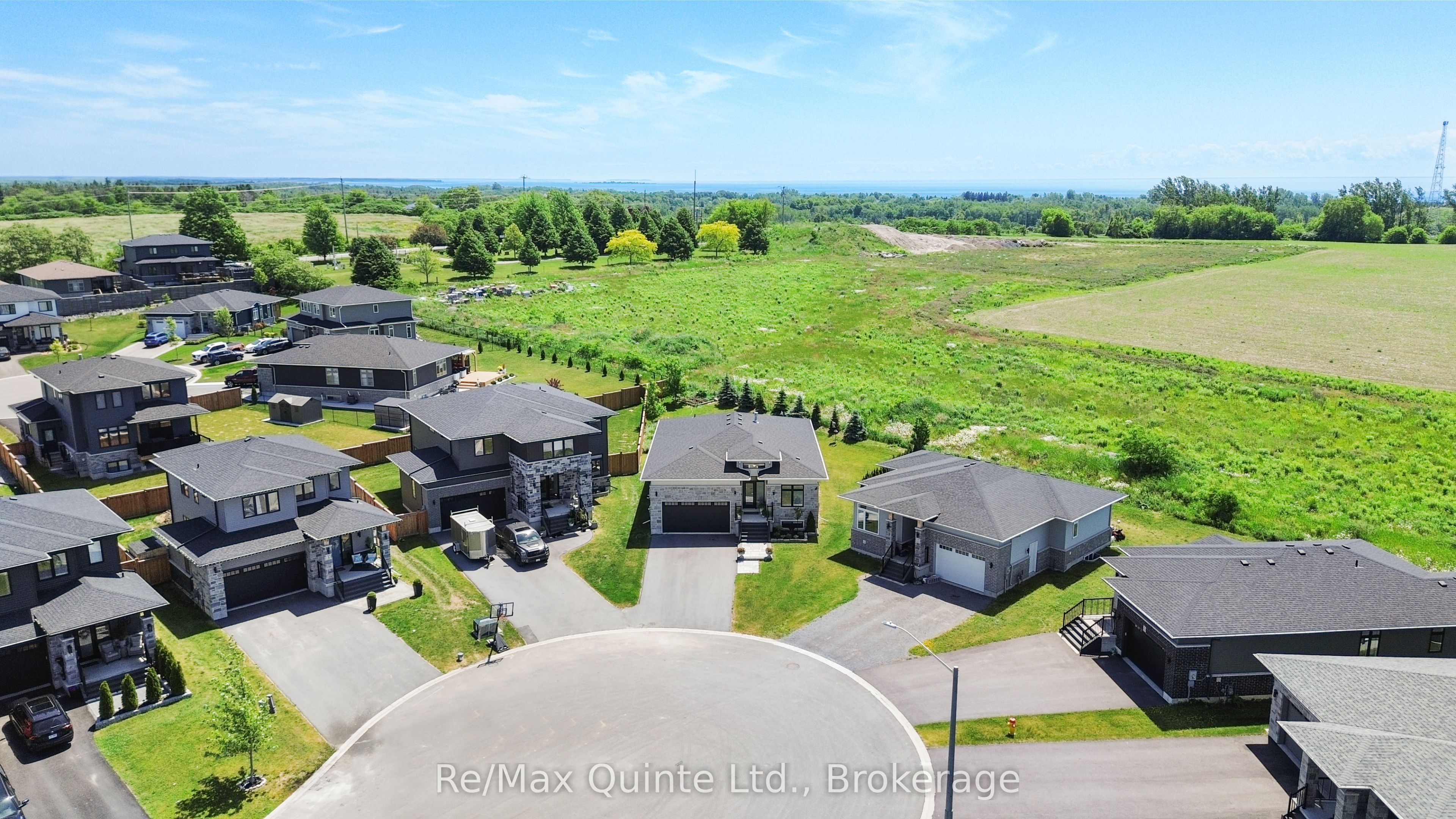 9 Stonecap Court Property Photo 5