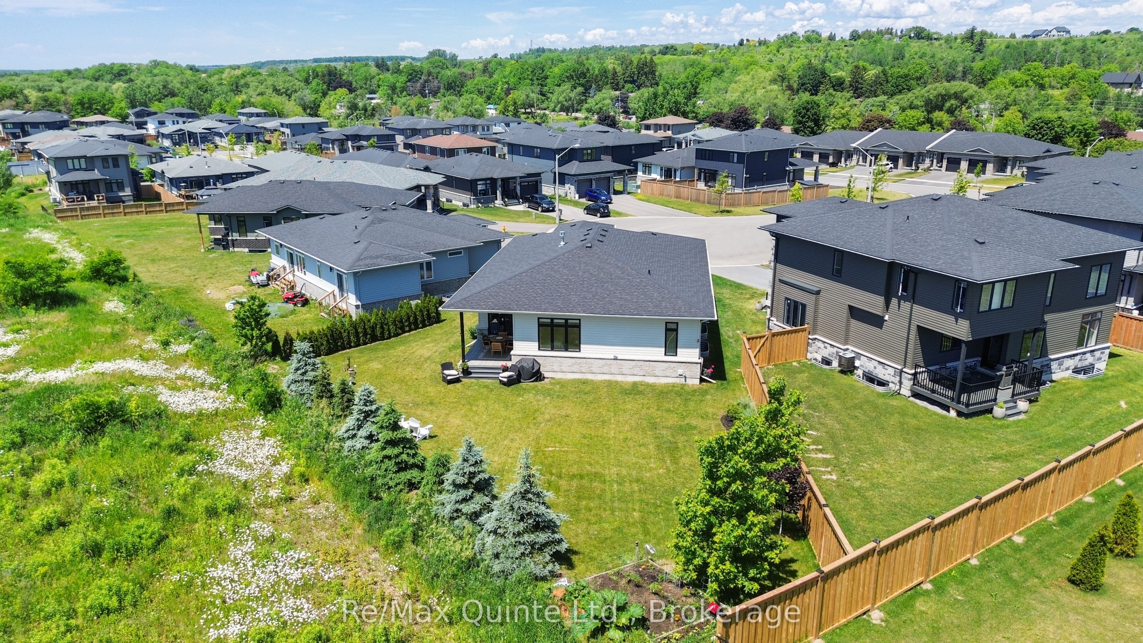 9 Stonecap Court Property Photo 7