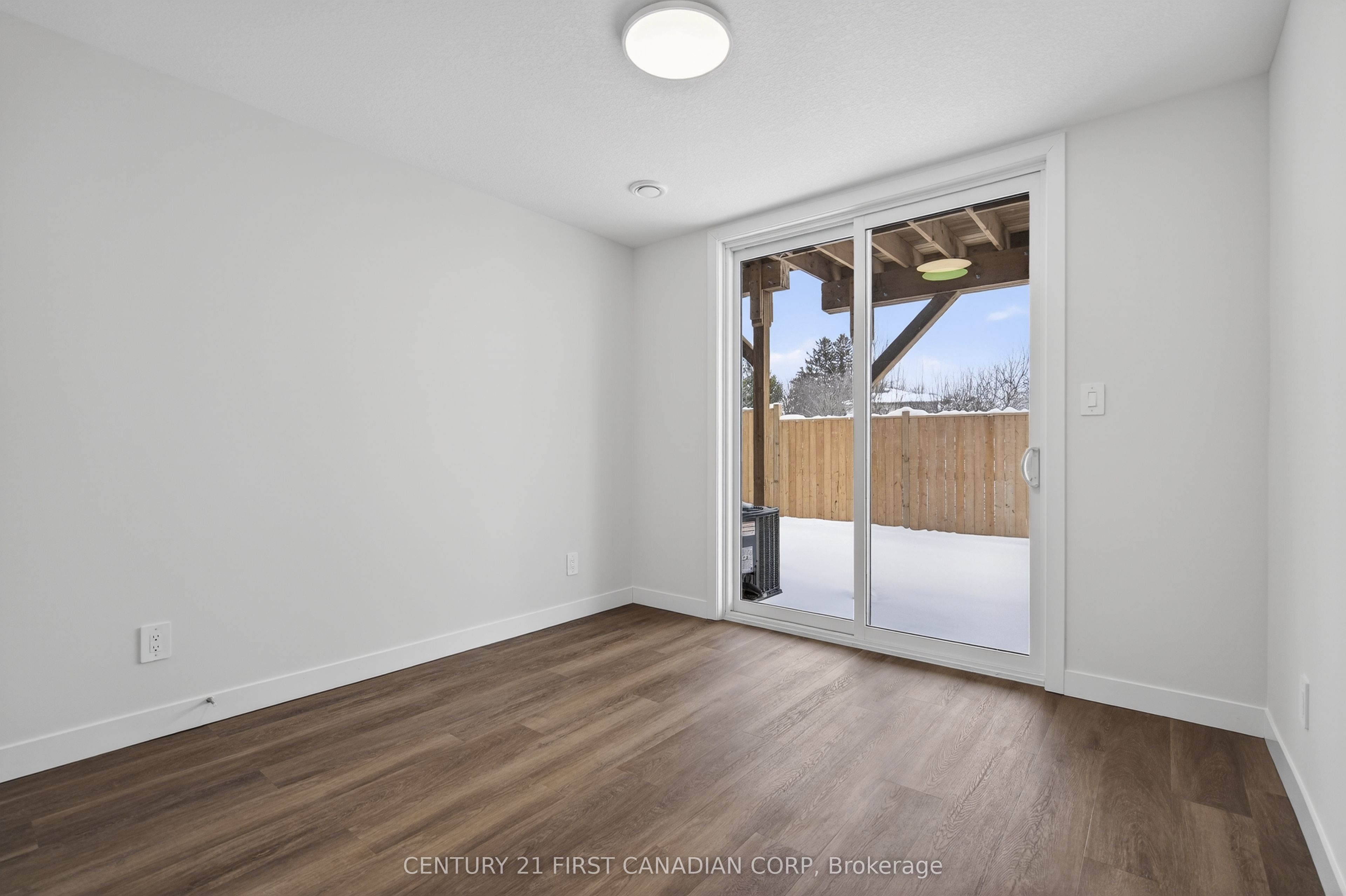 349 Southdale Road E 16 Property Photo 7