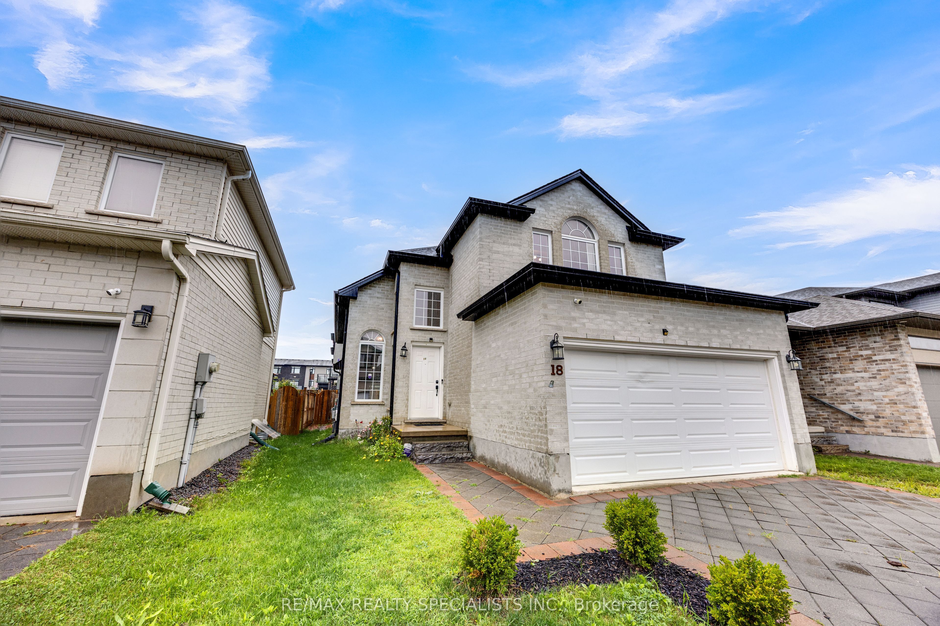 3270 Singleton Avenue 18 Property Photo 1