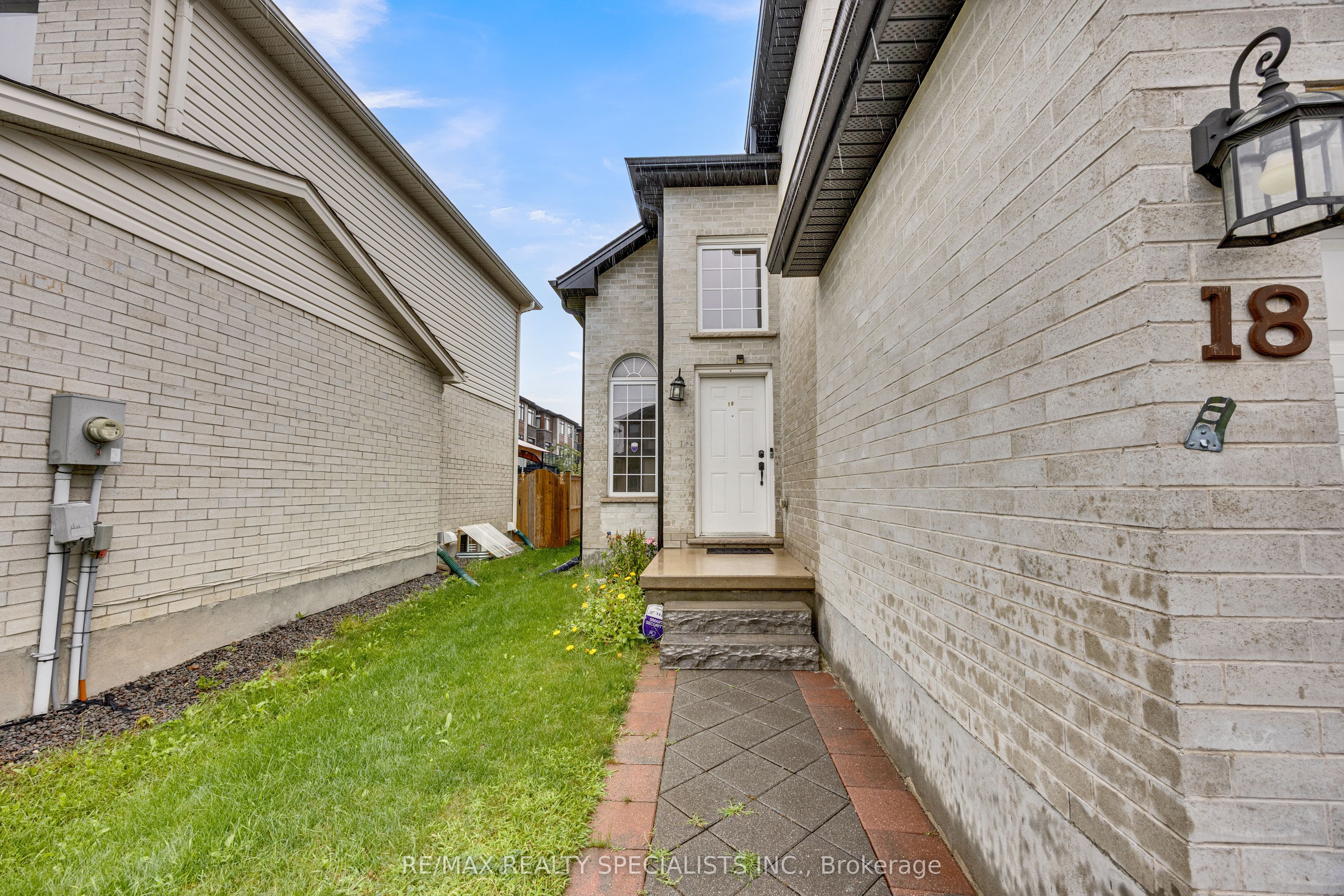 3270 Singleton Avenue 18 Property Photo 3
