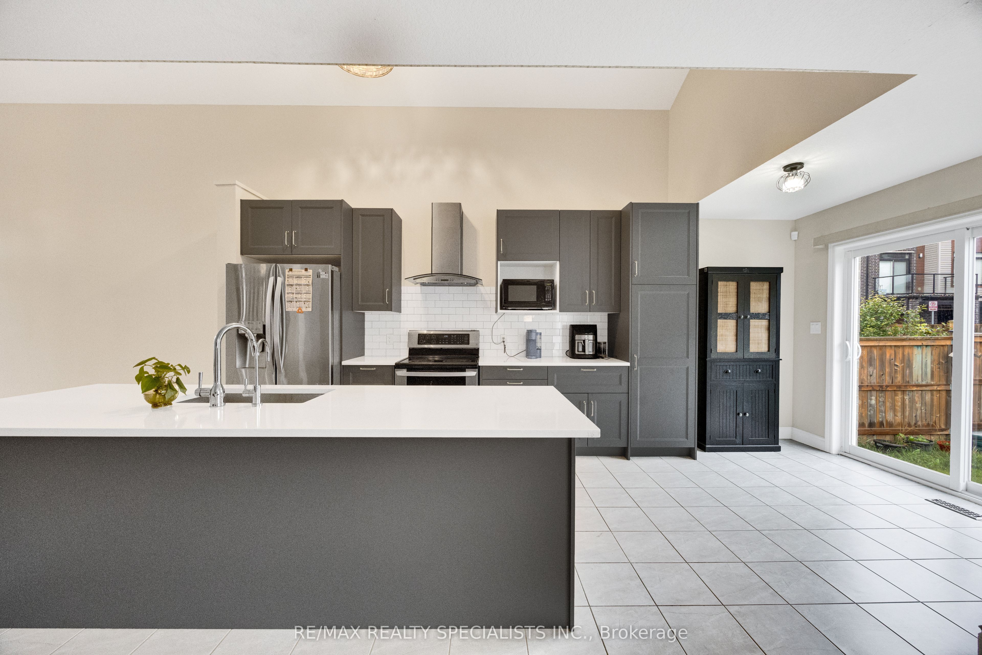 3270 Singleton Avenue 18 Property Photo 17