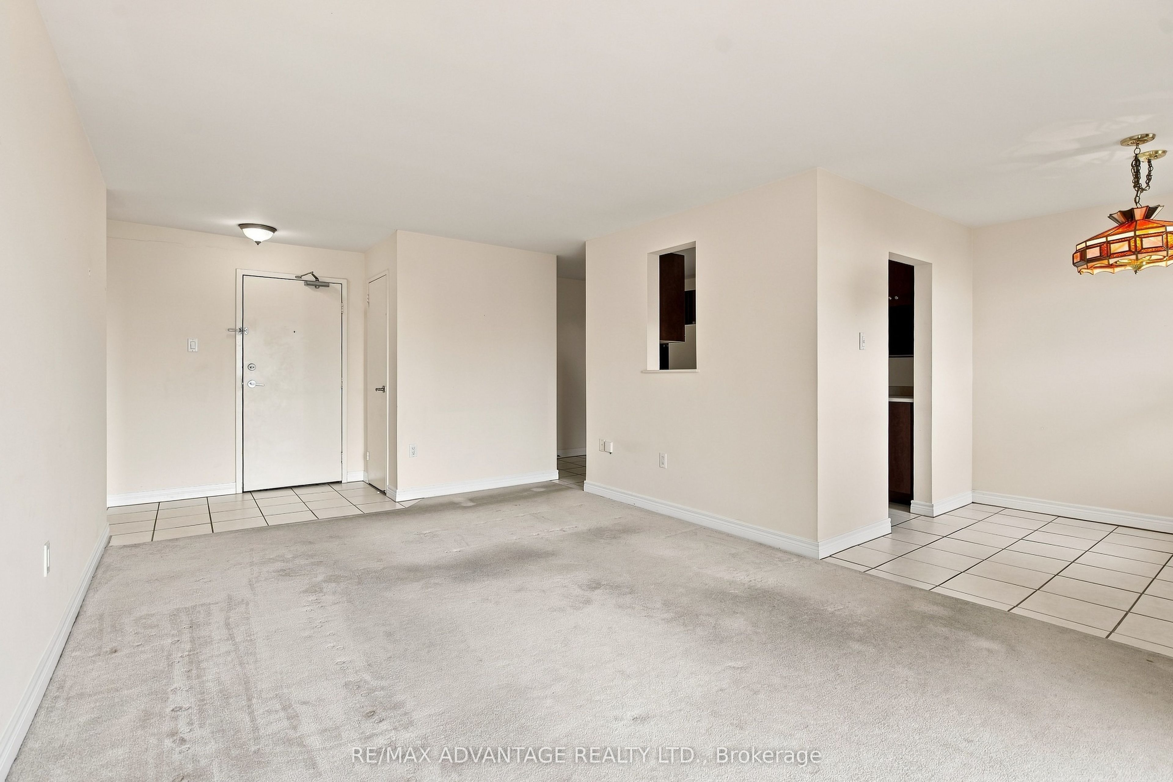 931 Wonderland Road S 1005 Property Photo 5