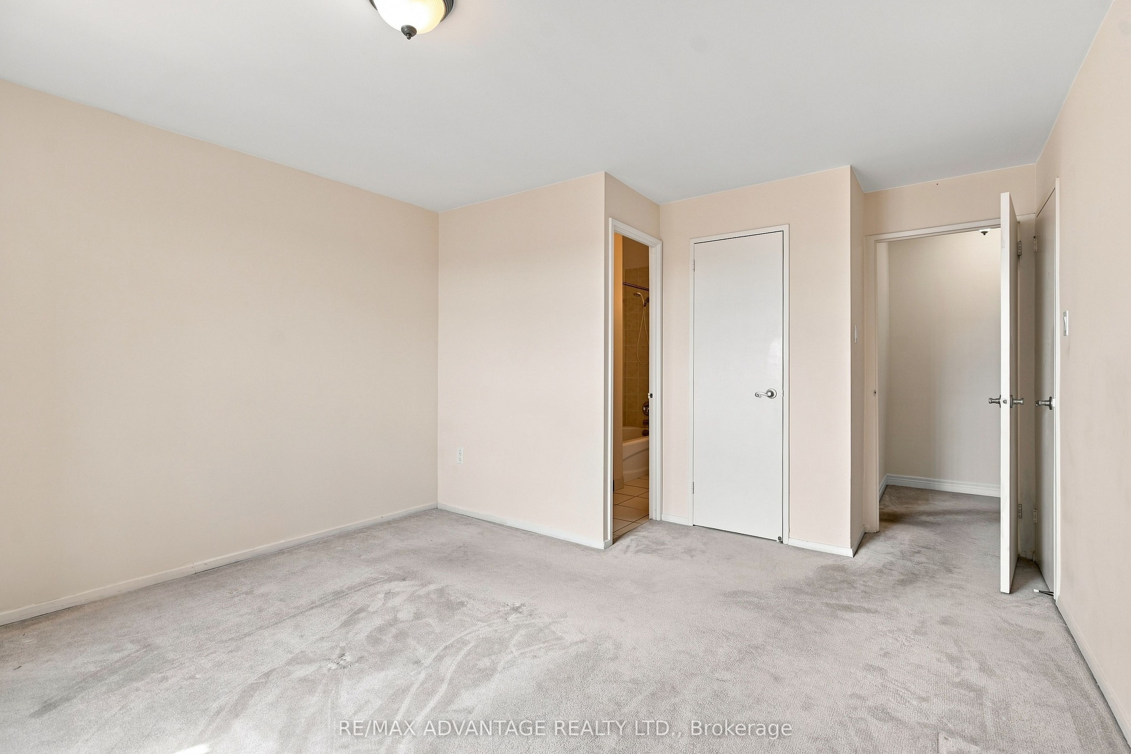 931 Wonderland Road S 1005 Property Photo 21
