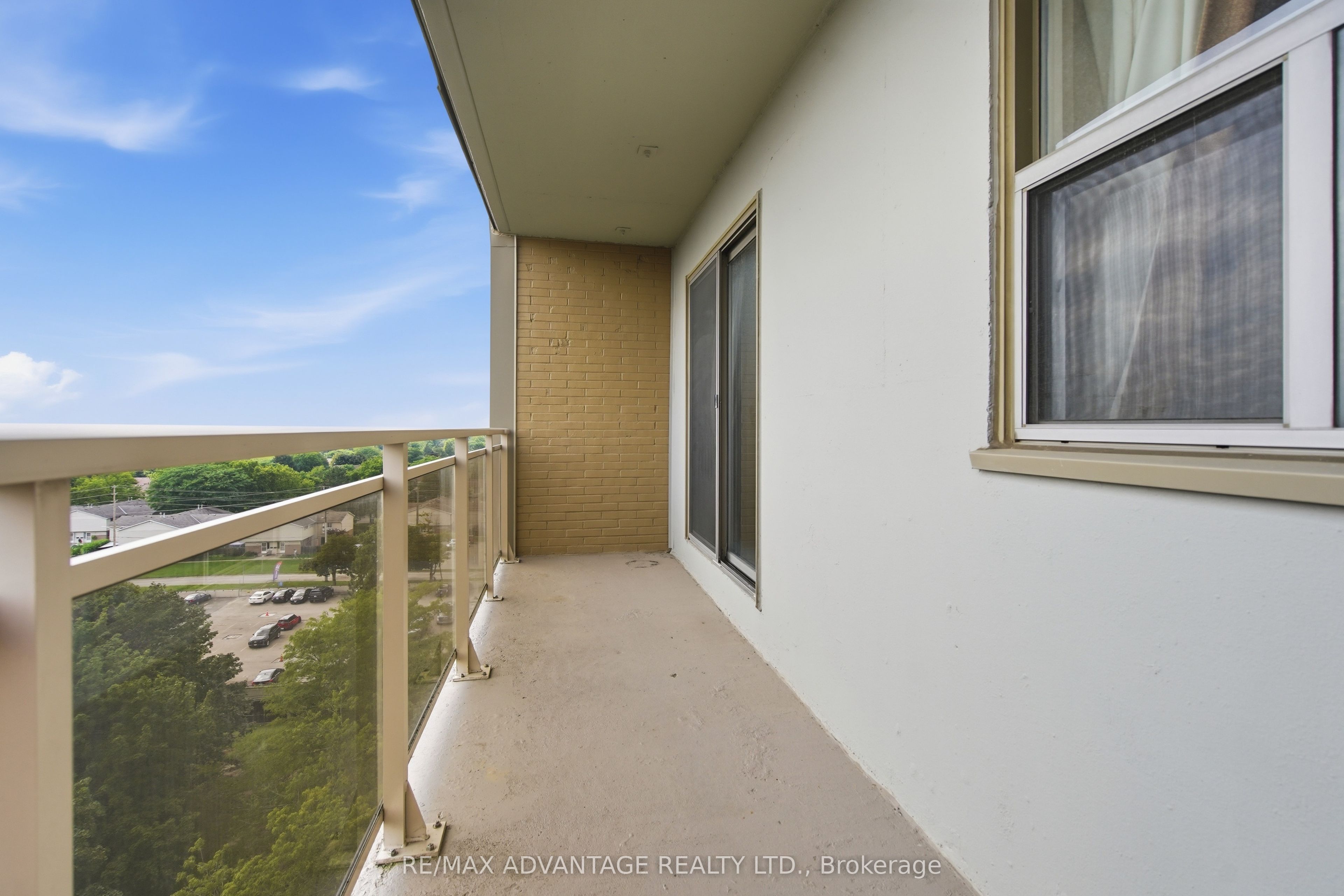 931 Wonderland Road S 1005 Property Photo 26
