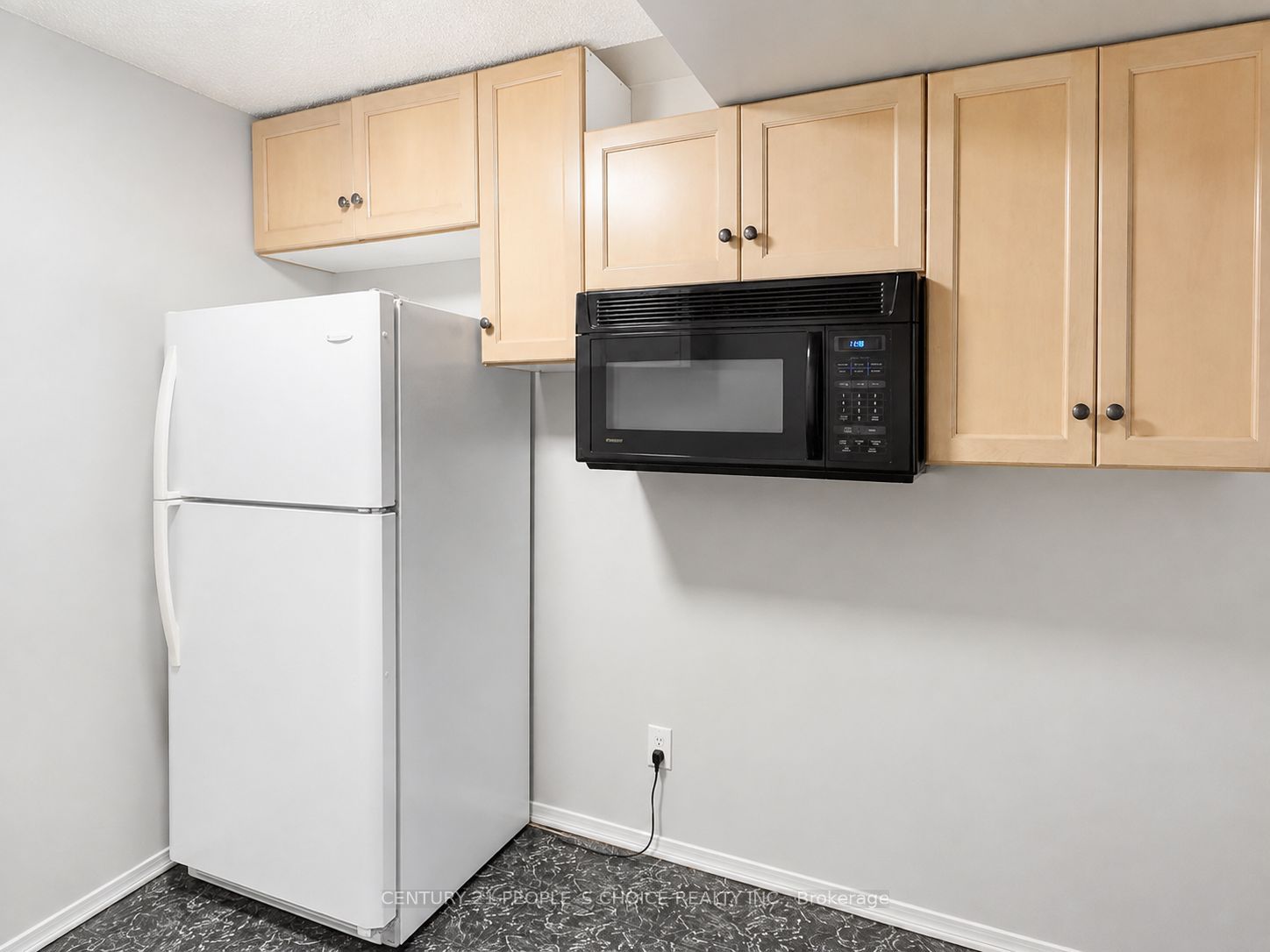 620 Settlersfield Court B Property Photo 27
