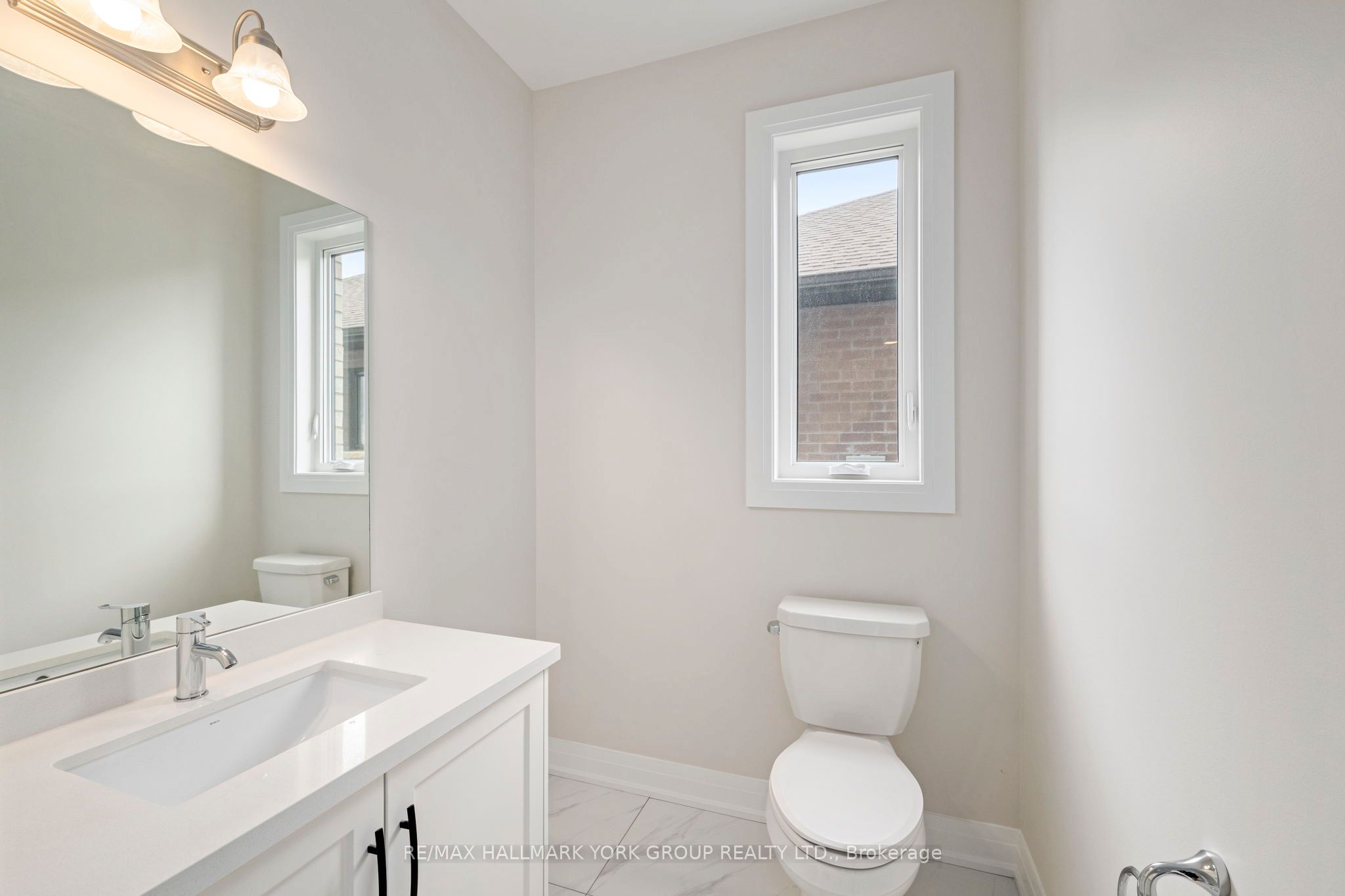 246 Leitch Street Property Photo 10