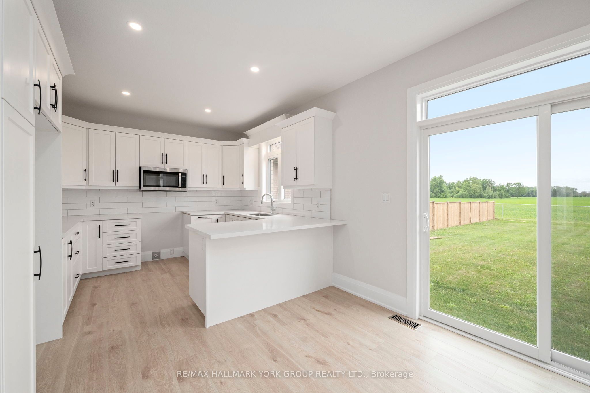 246 Leitch Street Property Photo 12