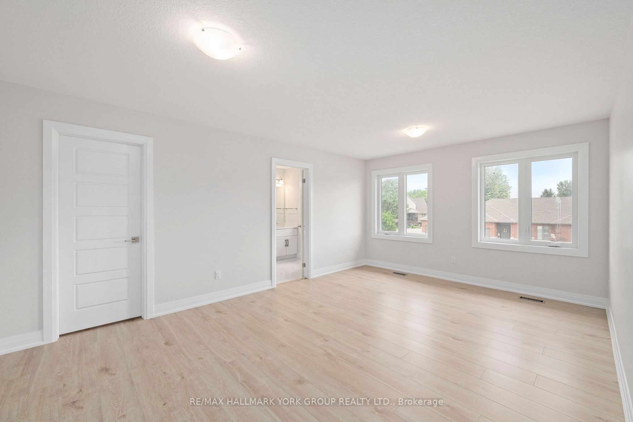 246 Leitch Street Property Photo 24