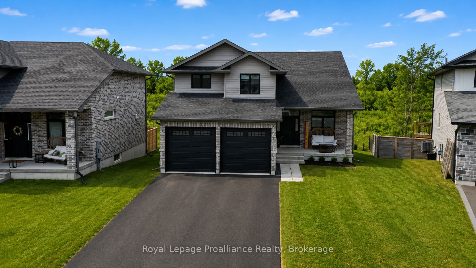 55 Lanark Drive Property Photo 2