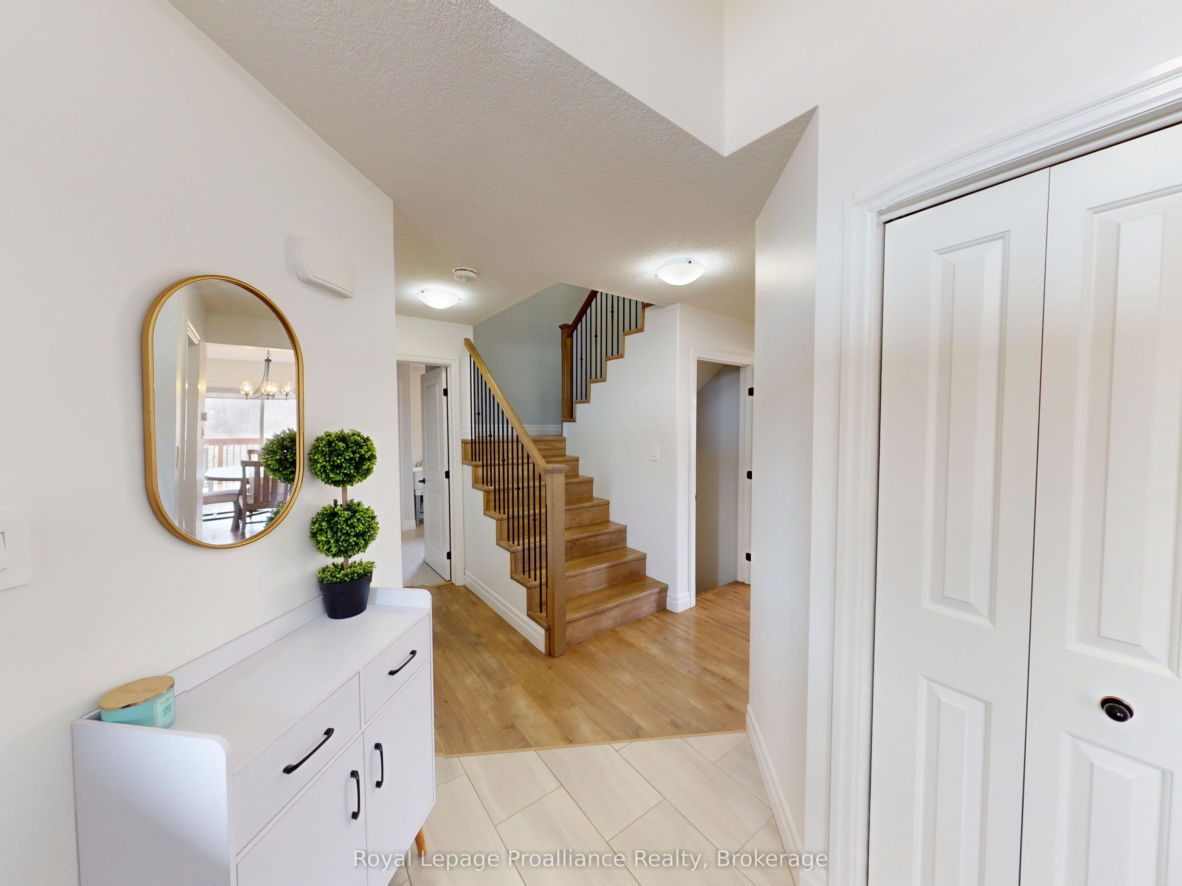 55 Lanark Drive Property Photo 6