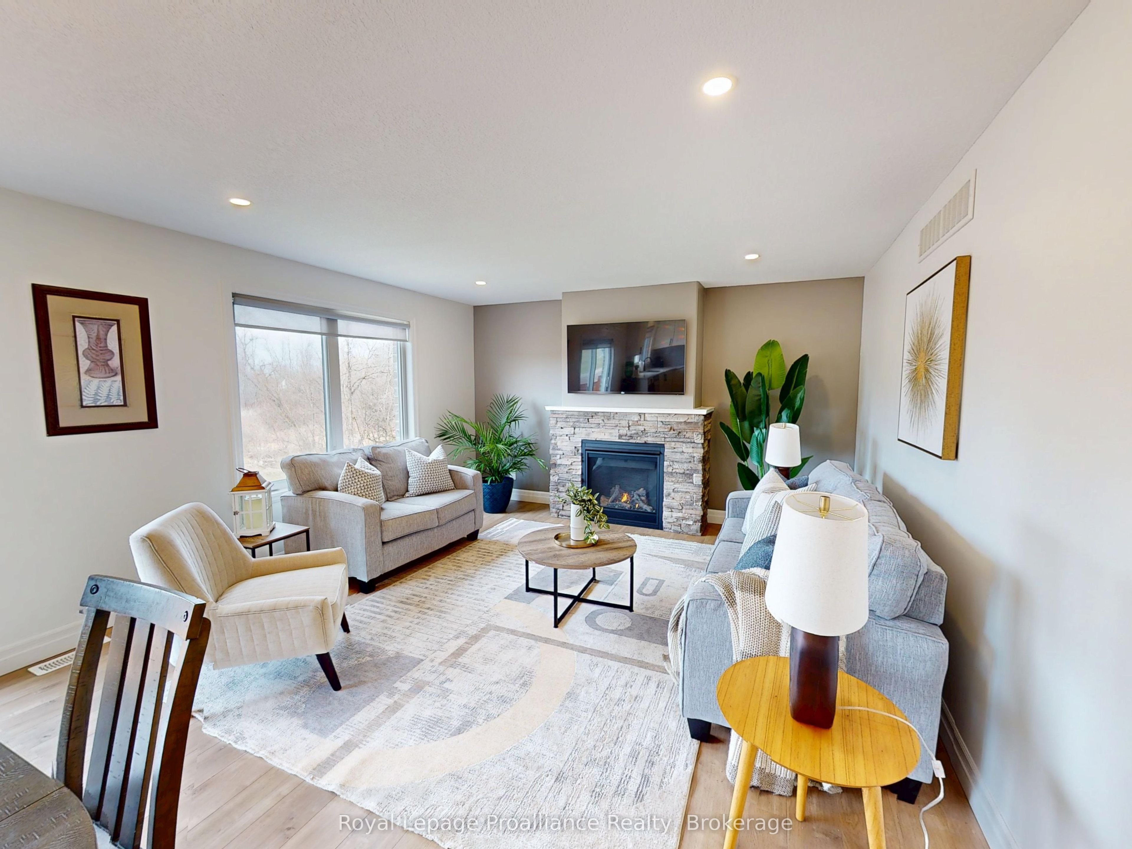 55 Lanark Drive Property Photo 8
