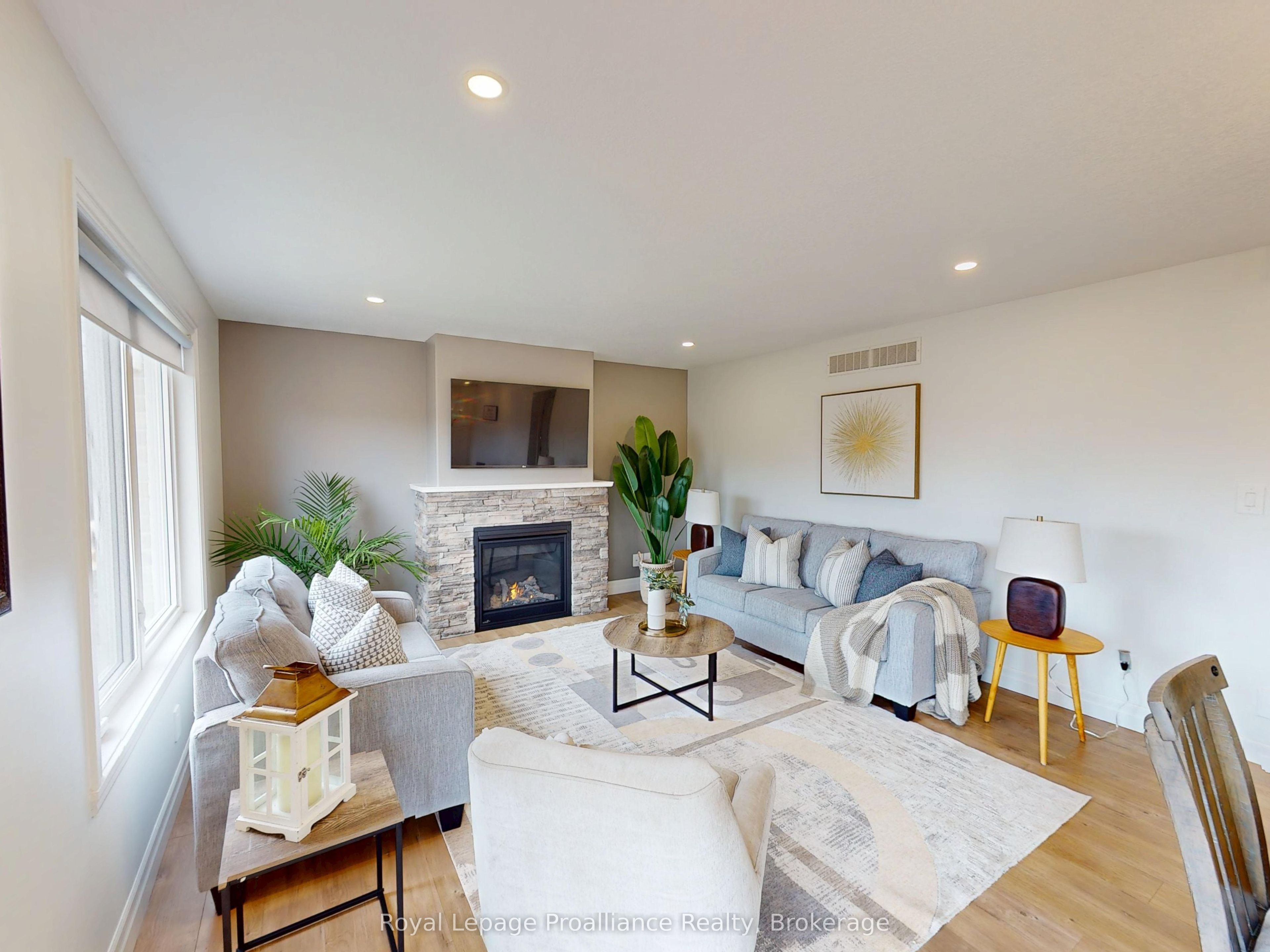 55 Lanark Drive Property Photo 9