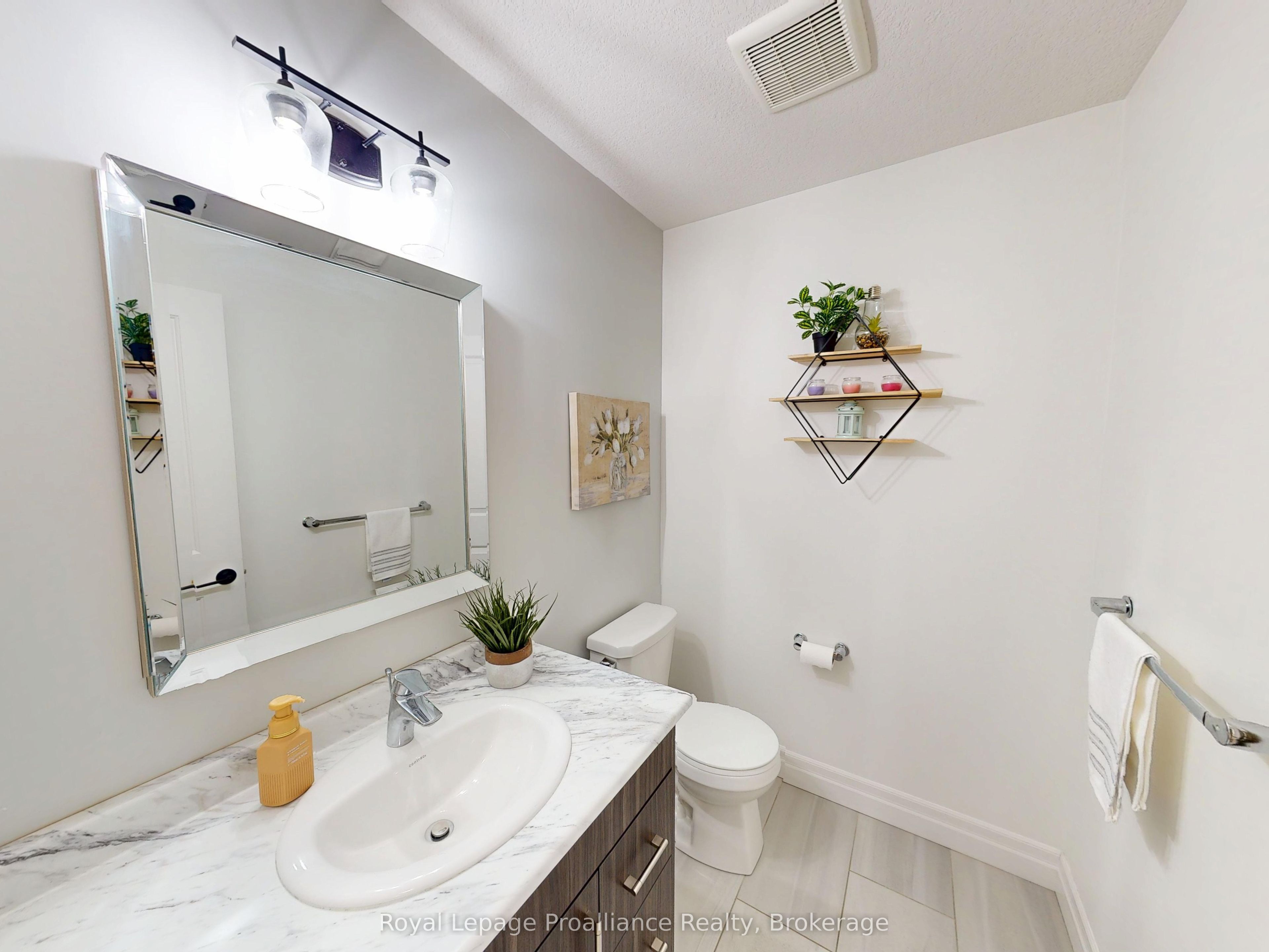 55 Lanark Drive Property Photo 14