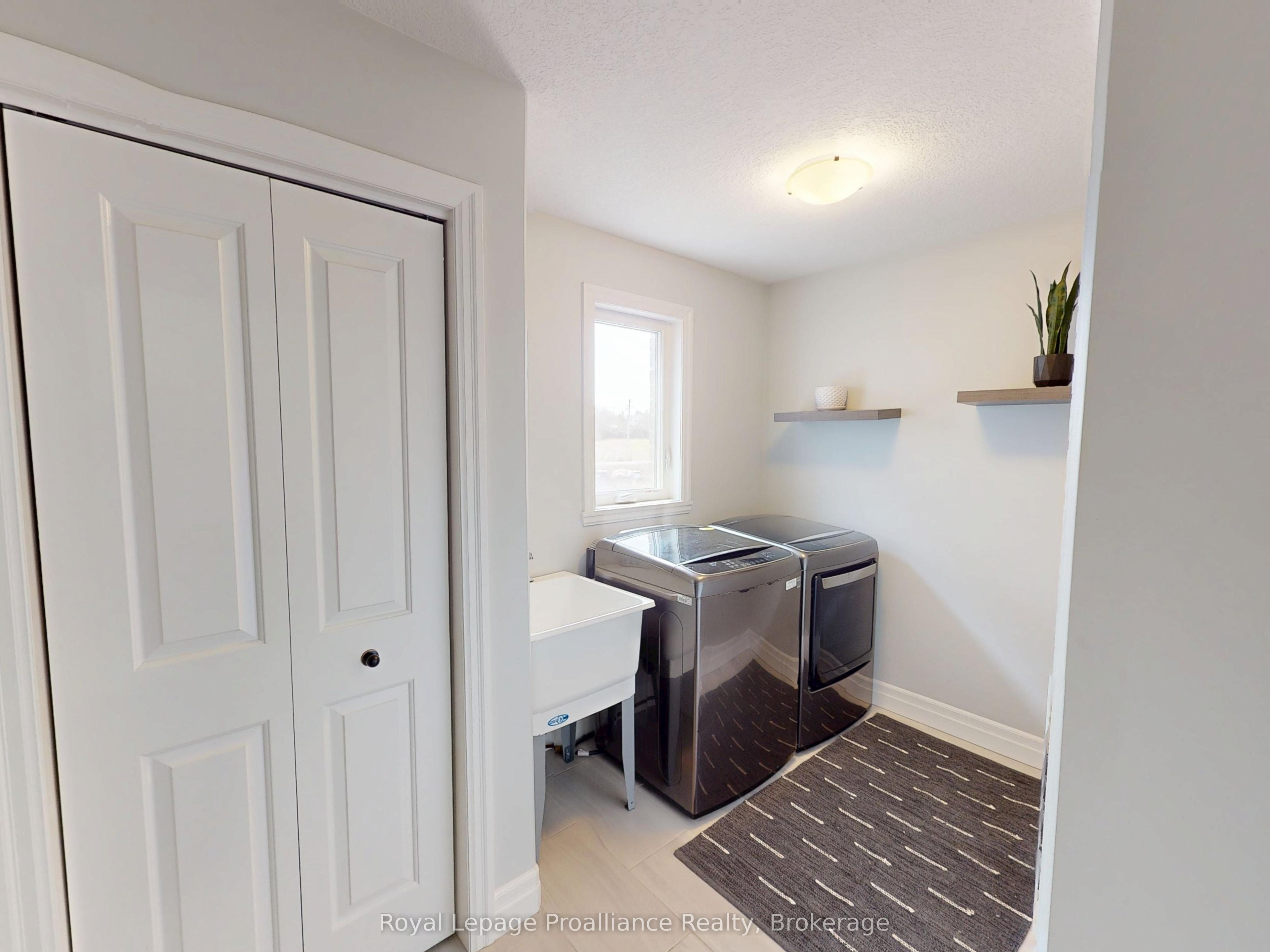 55 Lanark Drive Property Photo 15