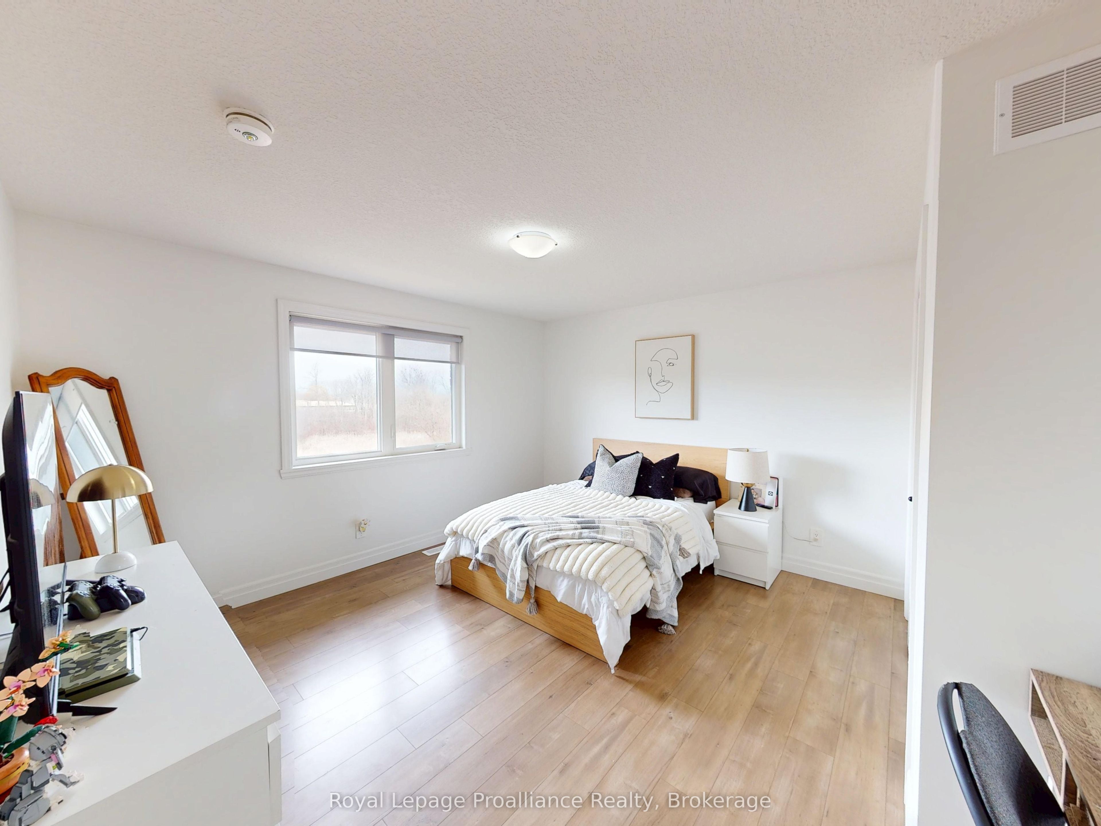 55 Lanark Drive Property Photo 20