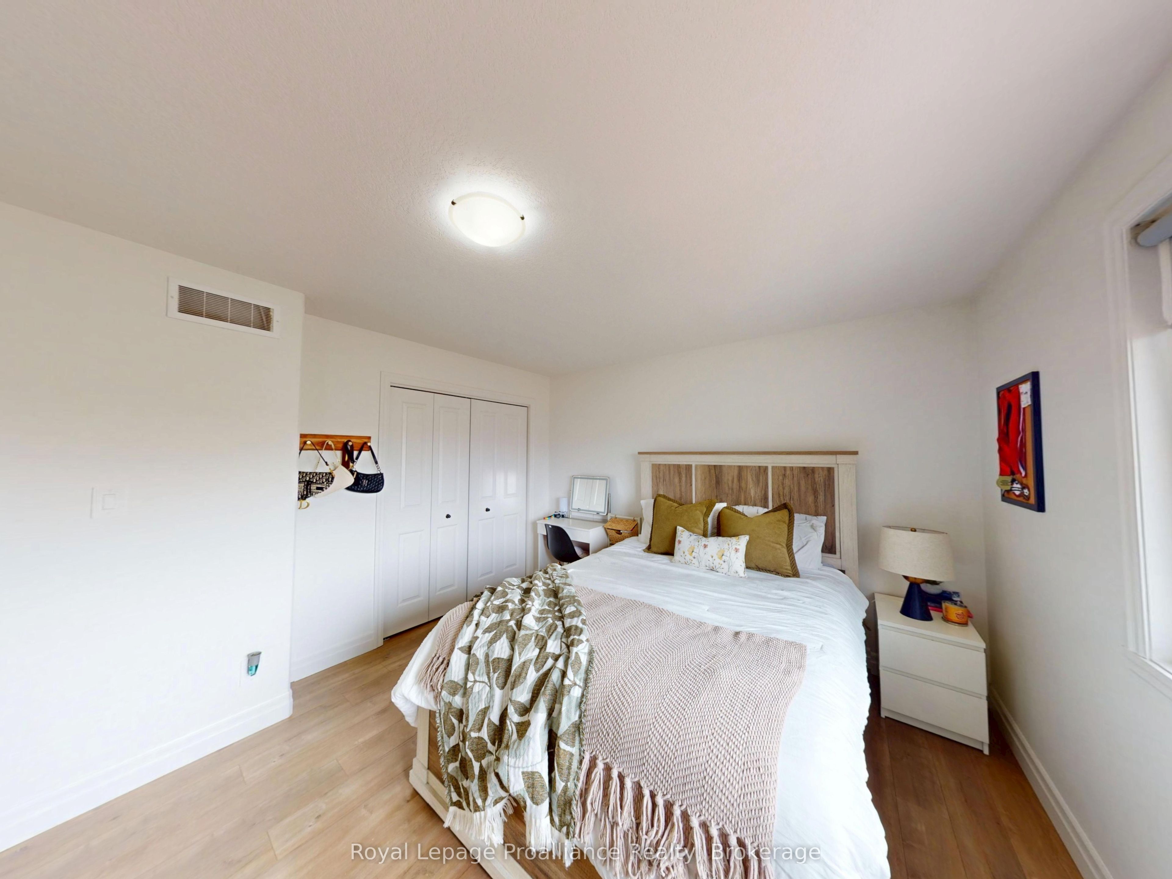 55 Lanark Drive Property Photo 25