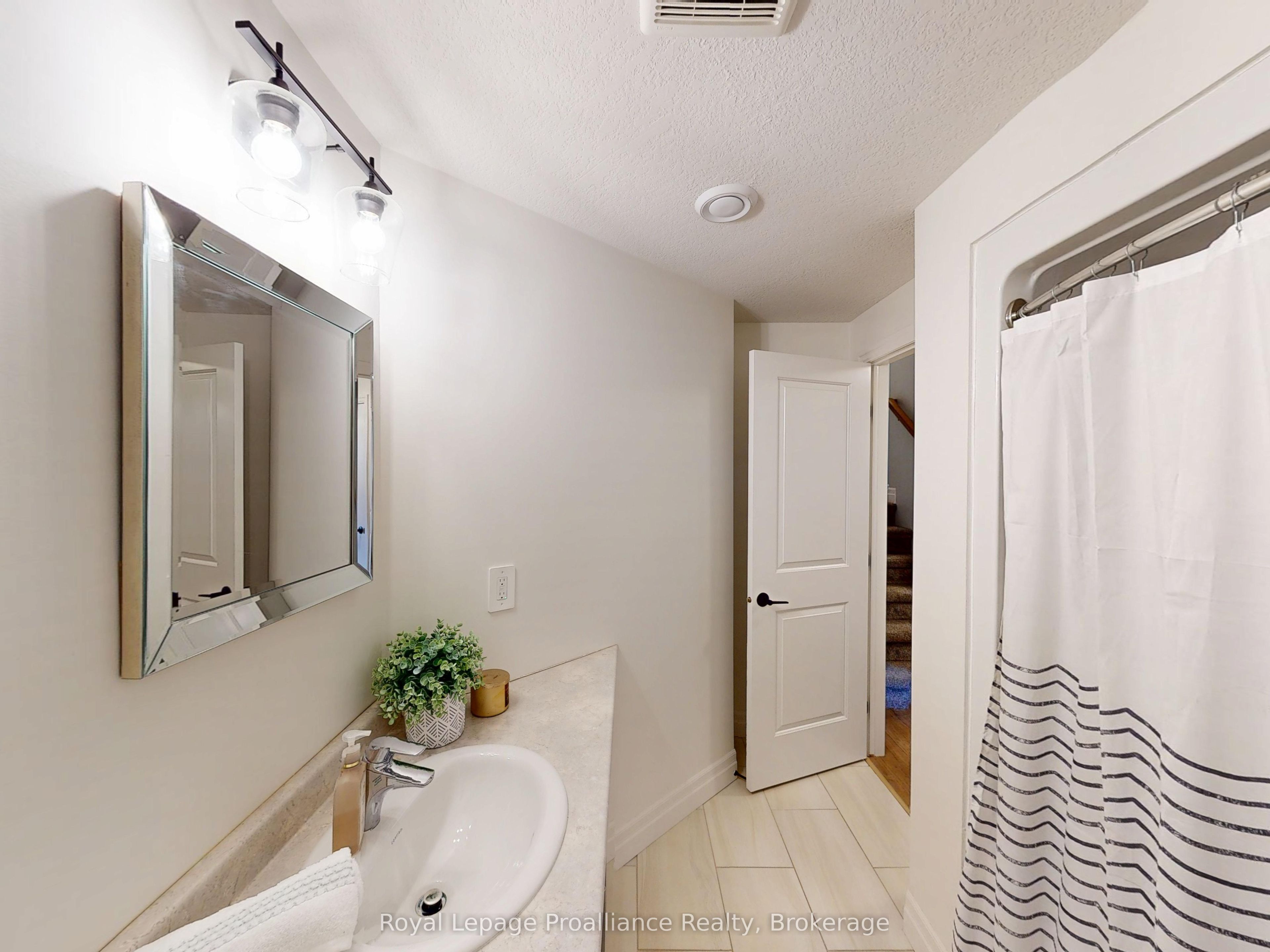 55 Lanark Drive Property Photo 31