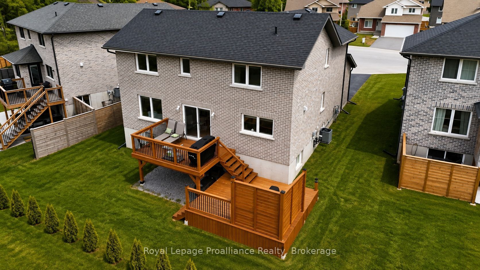 55 Lanark Drive Property Photo 34