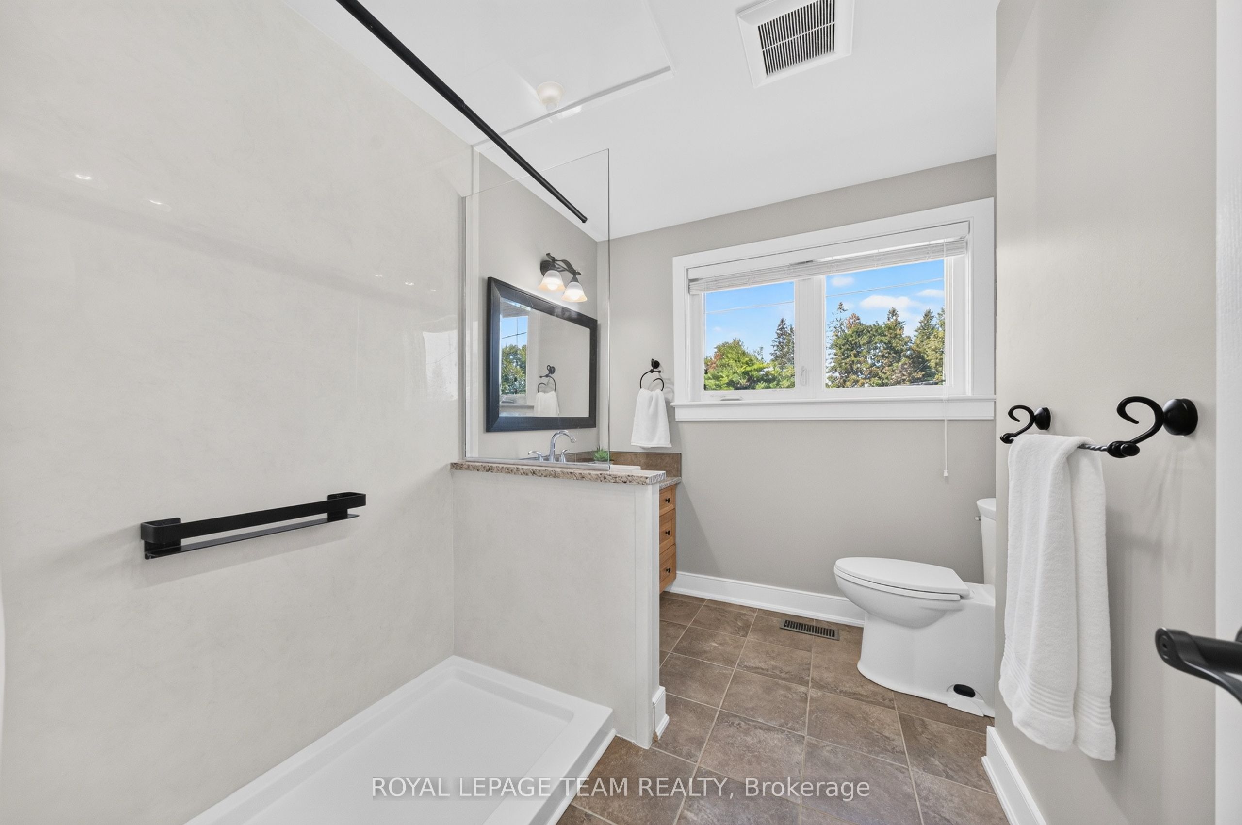 105 Brae Crescent Property Photo 28