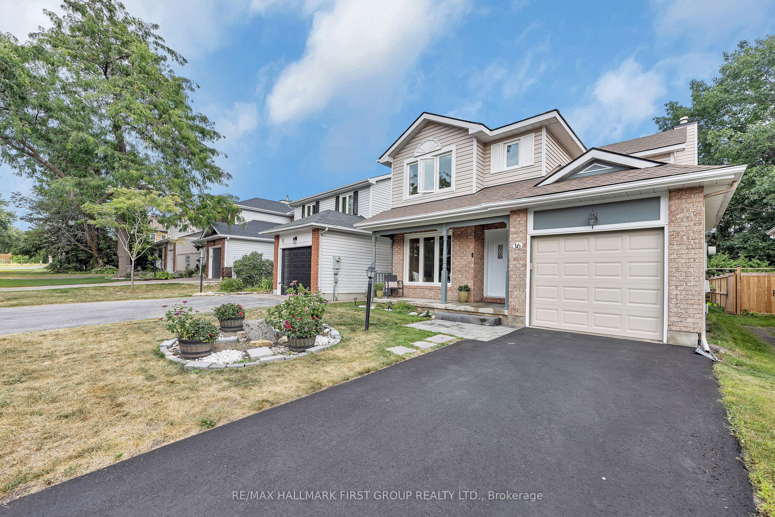 16 Hawley Crescent Property Photo 1