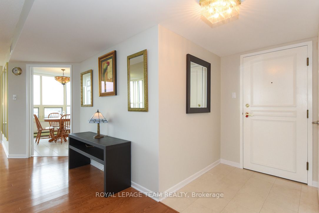 1510 Riverside Drive 2504 Property Photo 5