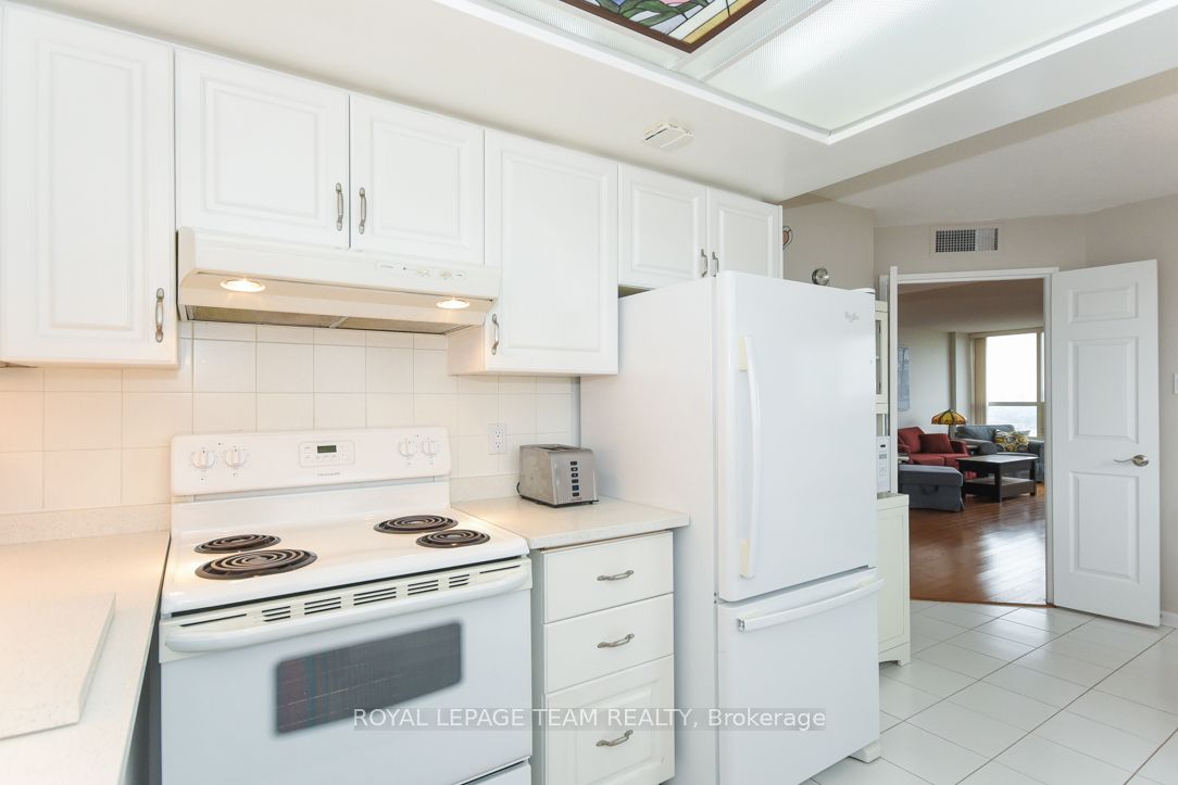 1510 Riverside Drive 2504 Property Photo 10