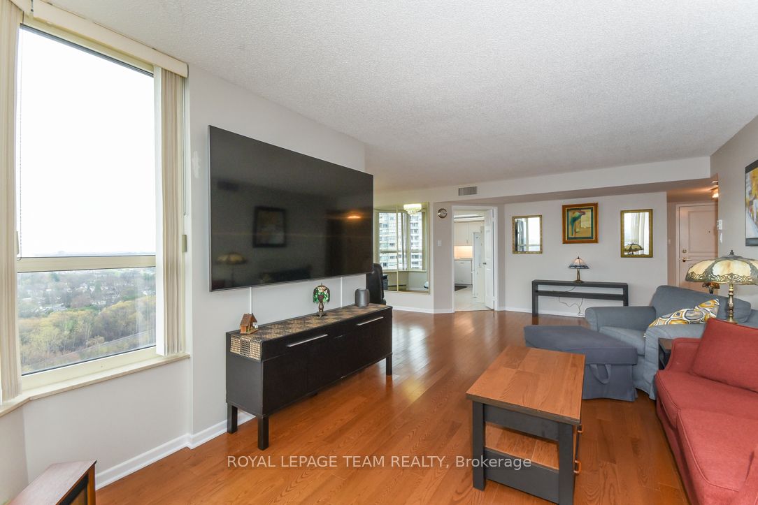 1510 Riverside Drive 2504 Property Photo 16