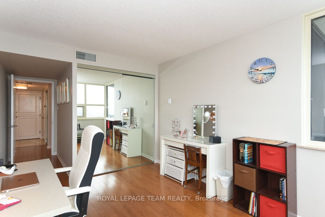 1510 Riverside Drive 2504 Property Photo 21