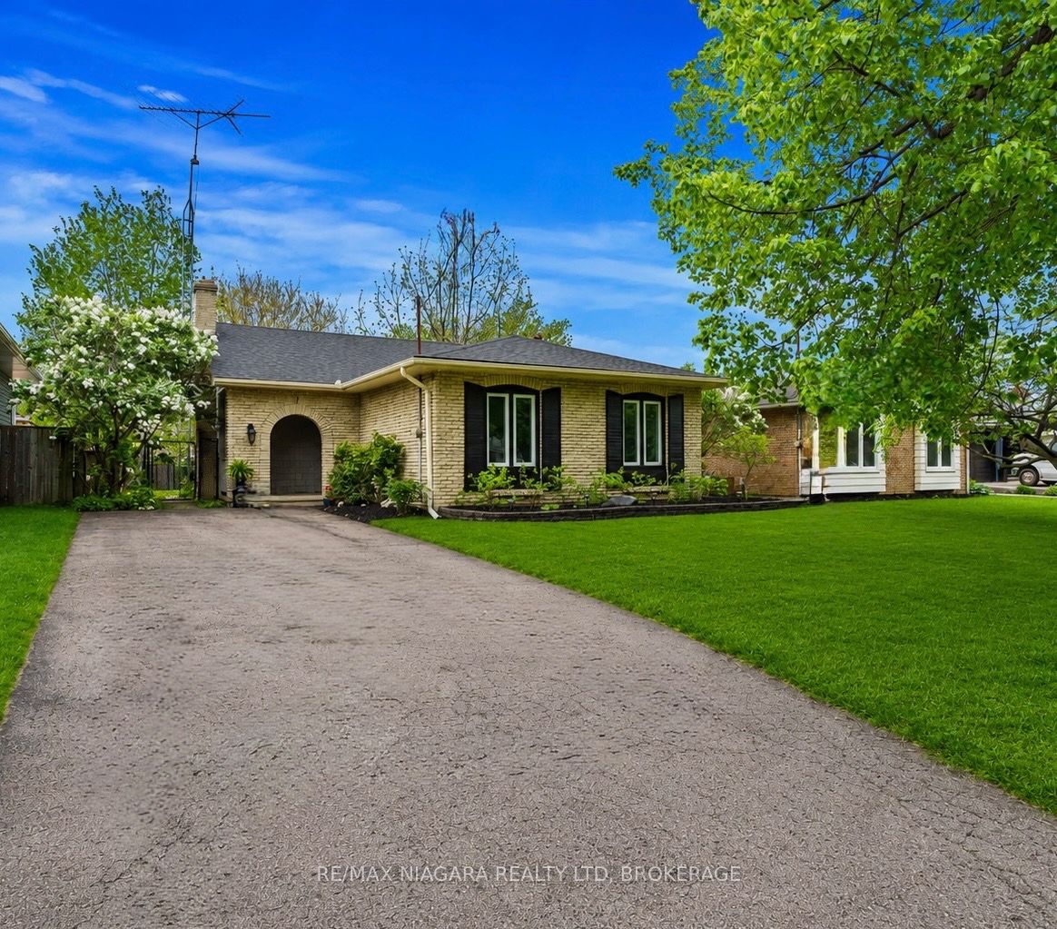 7 Ameer Drive Property Photo 1