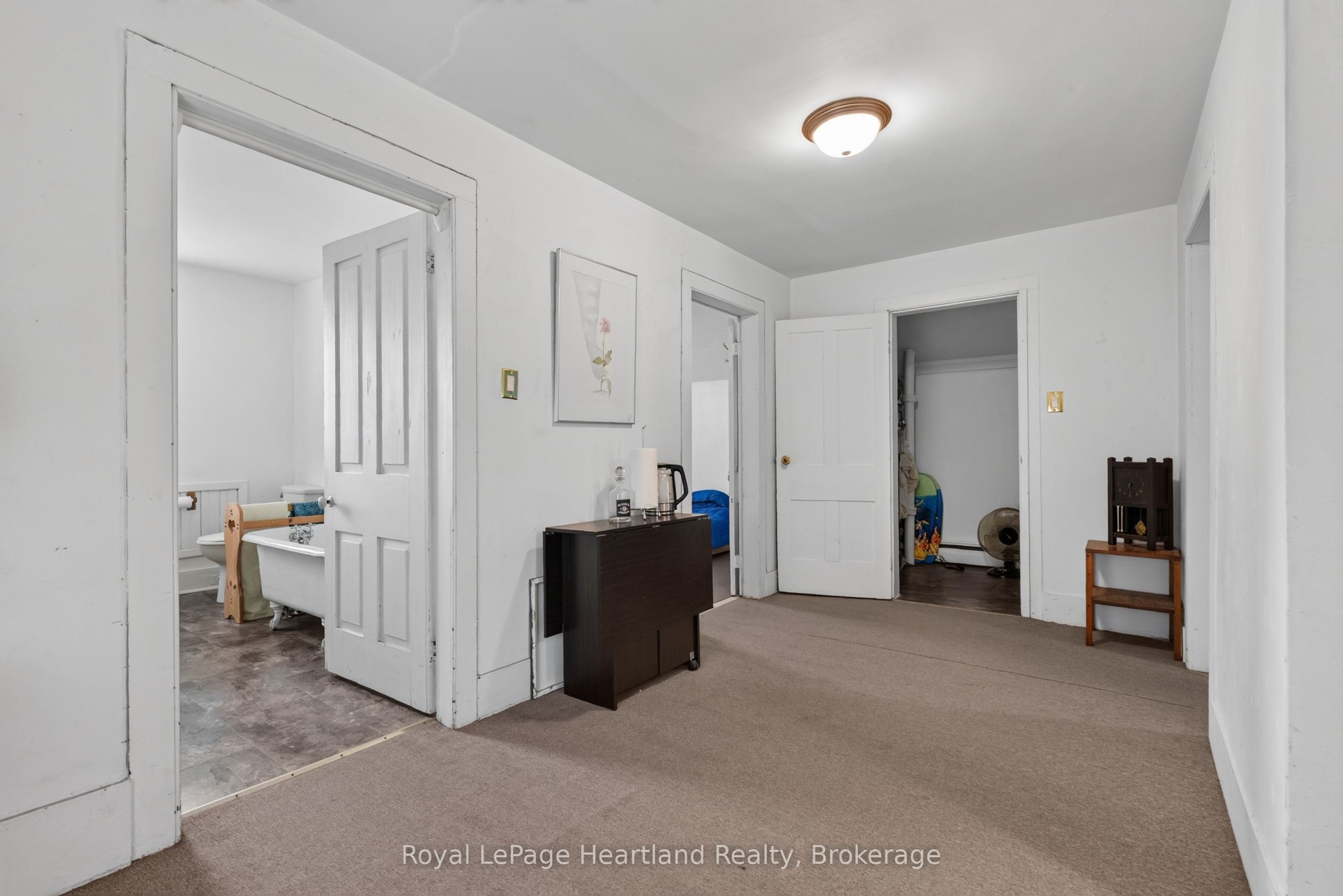 18 Nelson Street E Property Photo 21