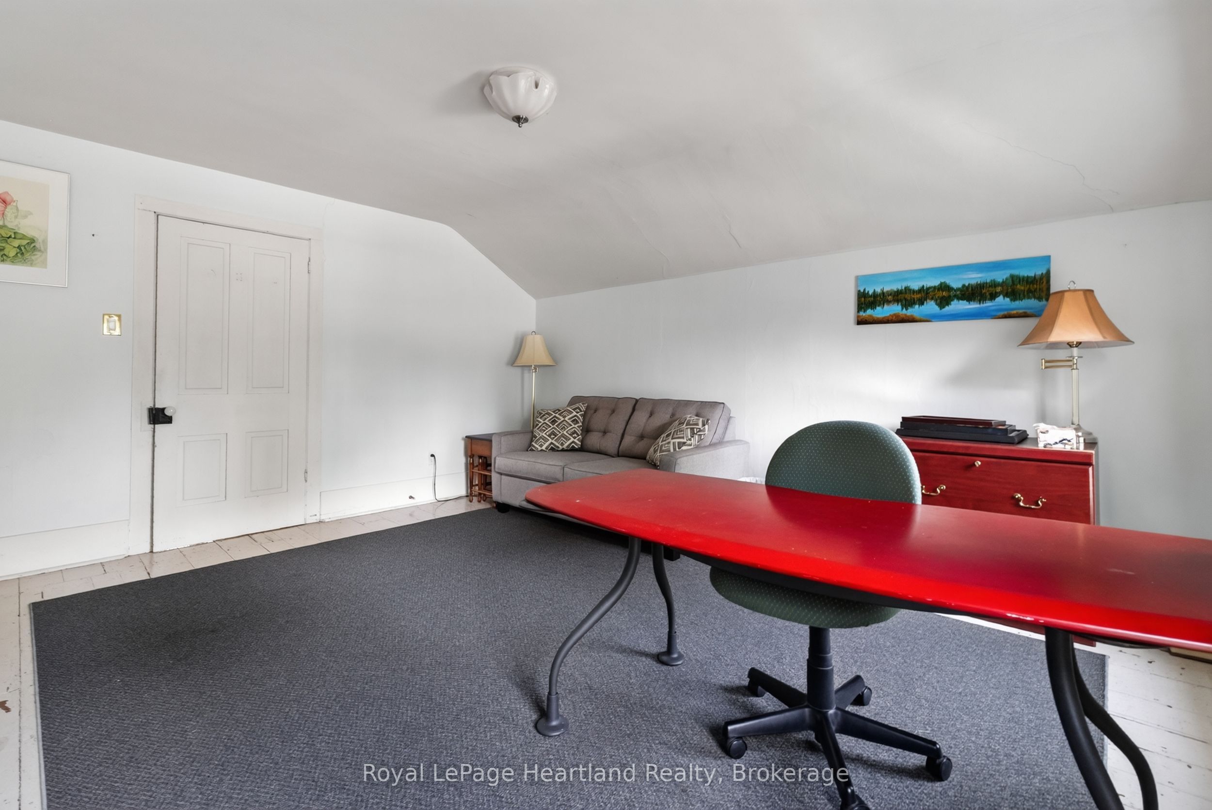 18 Nelson Street E Property Photo 28