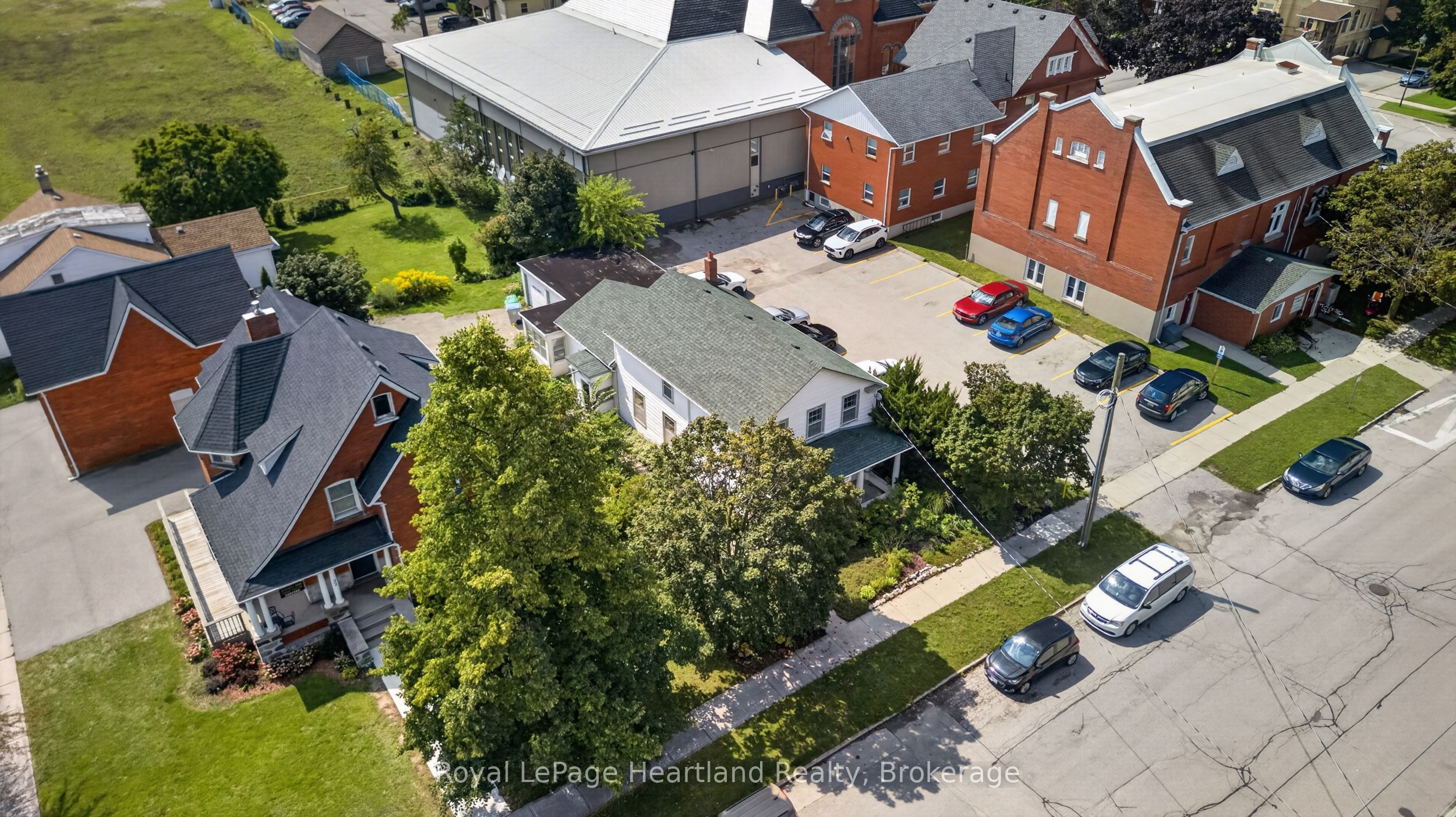 18 Nelson Street E Property Photo 34