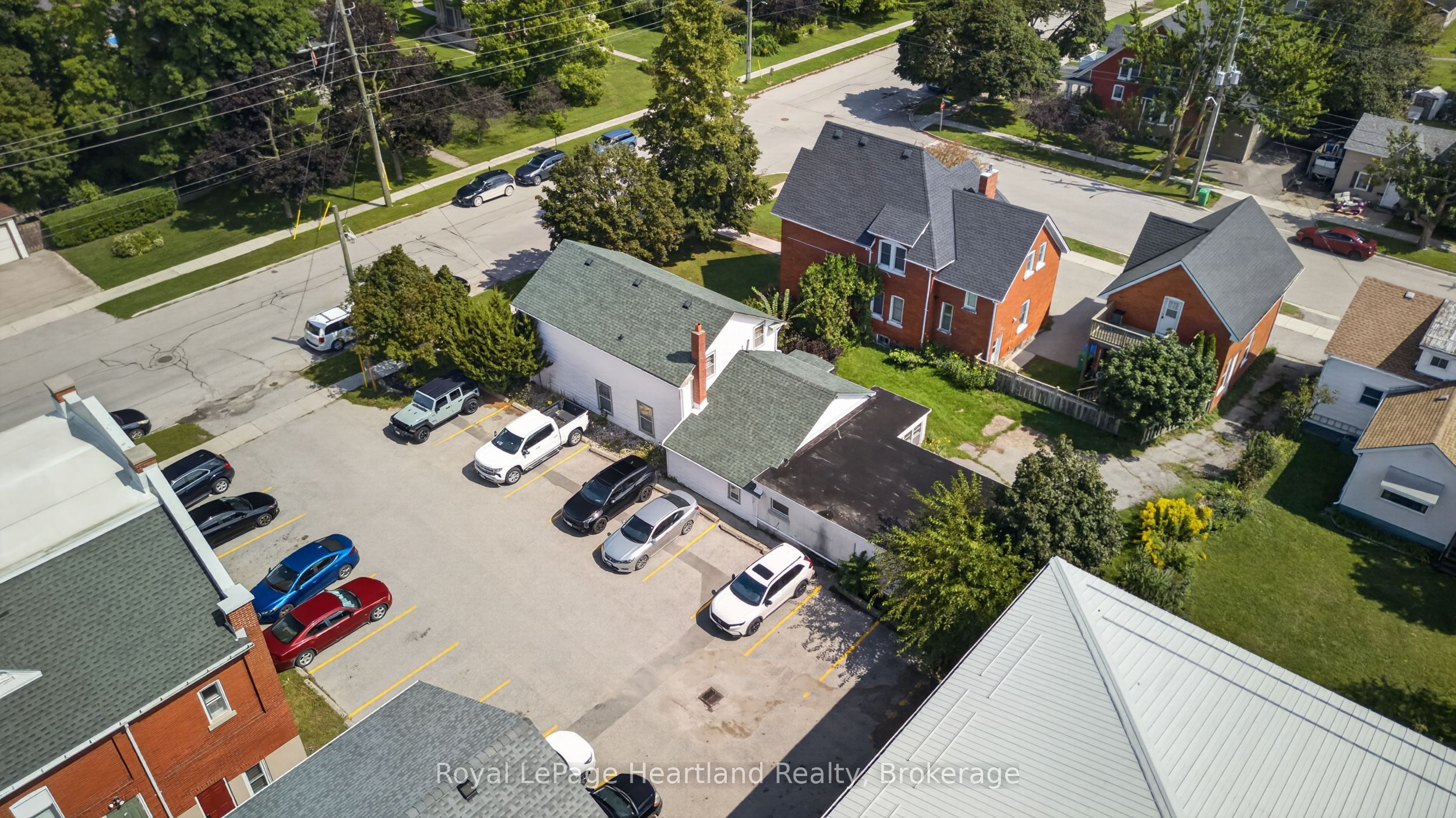 18 Nelson Street E Property Photo 36