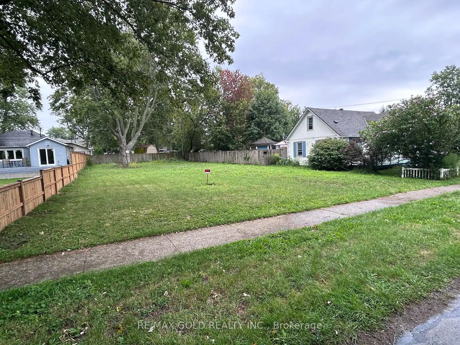 V/l Elmwood Avenue Property Photo 3