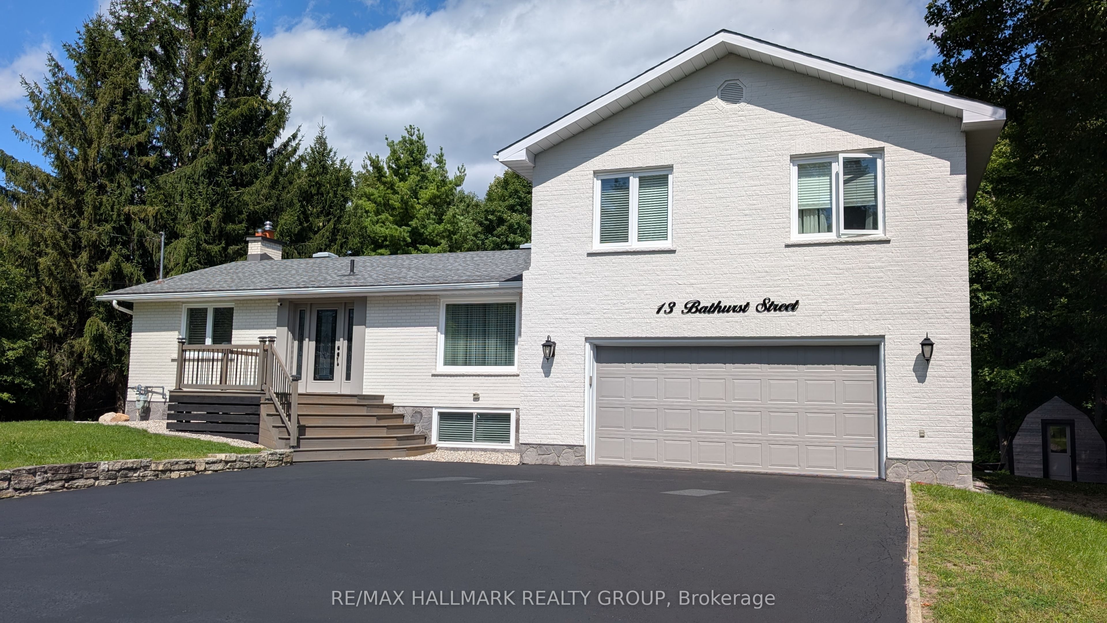 13 Bathurst Street Property Photo 1