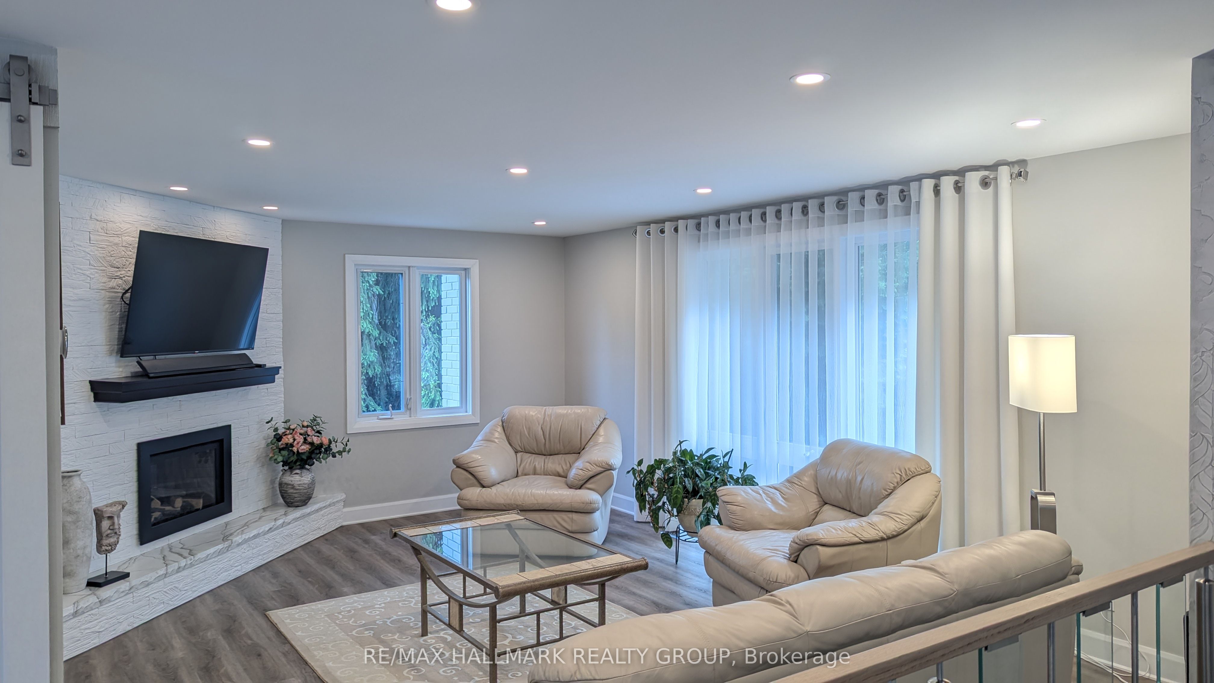 13 Bathurst Street Property Photo 6