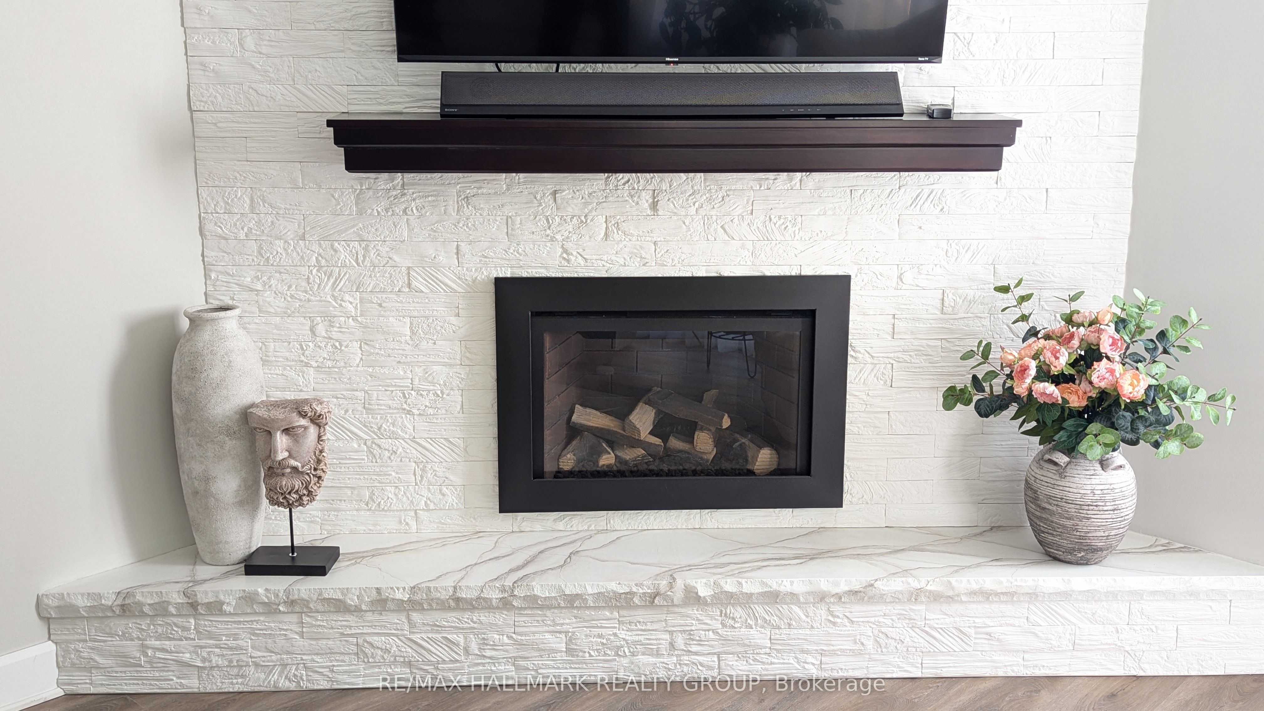 13 Bathurst Street Property Photo 7
