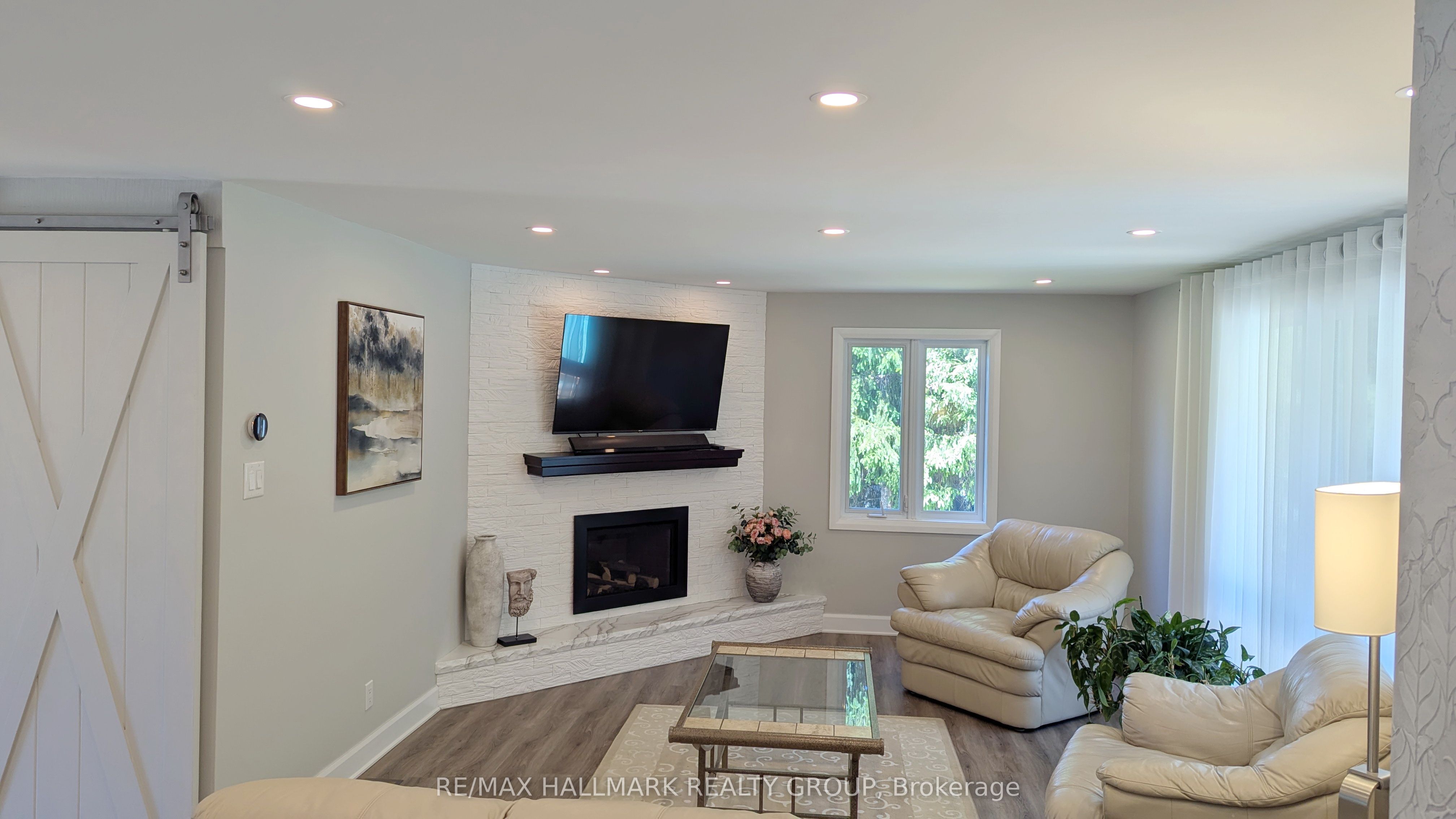 13 Bathurst Street Property Photo 8