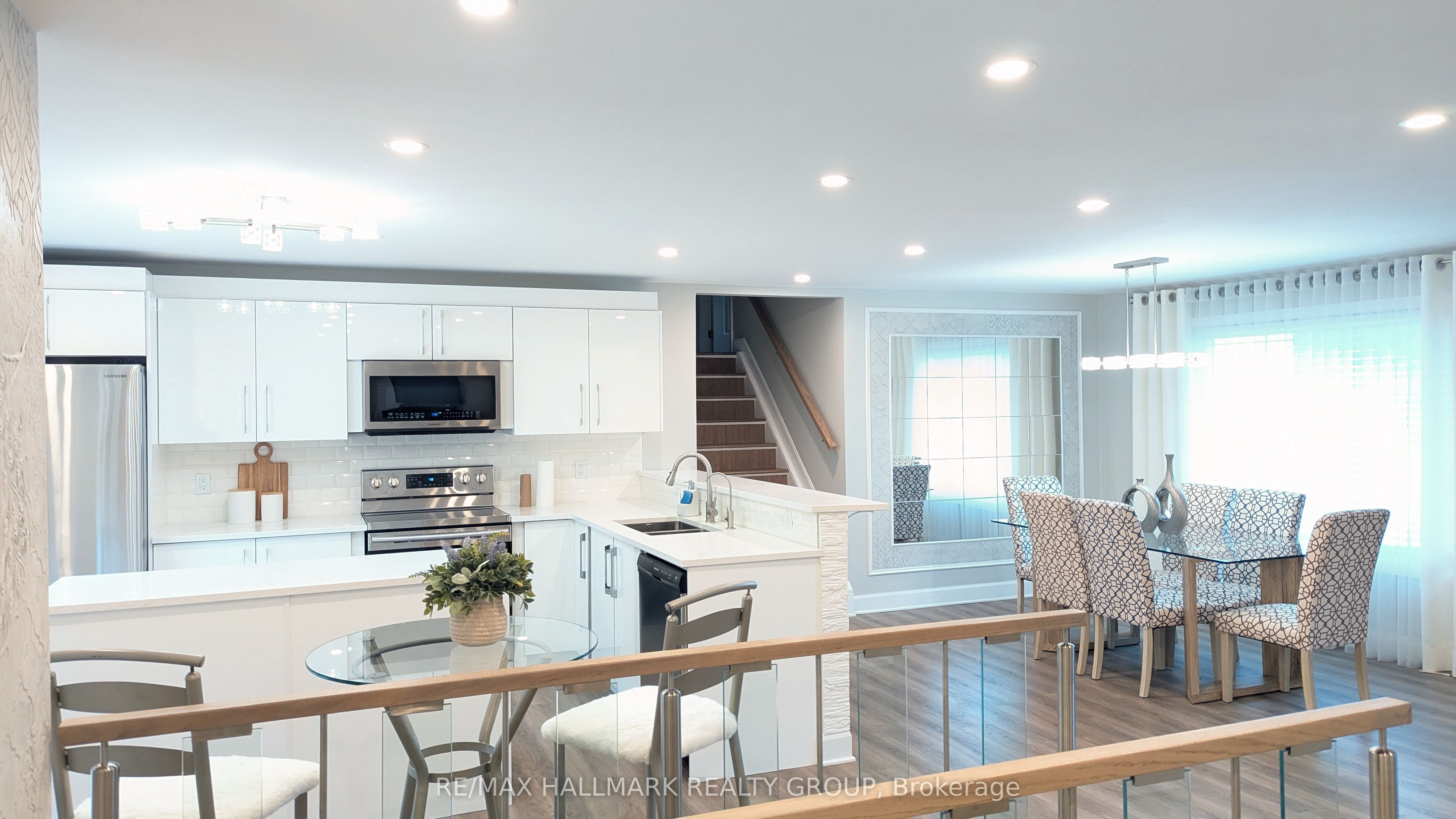 13 Bathurst Street Property Photo 14